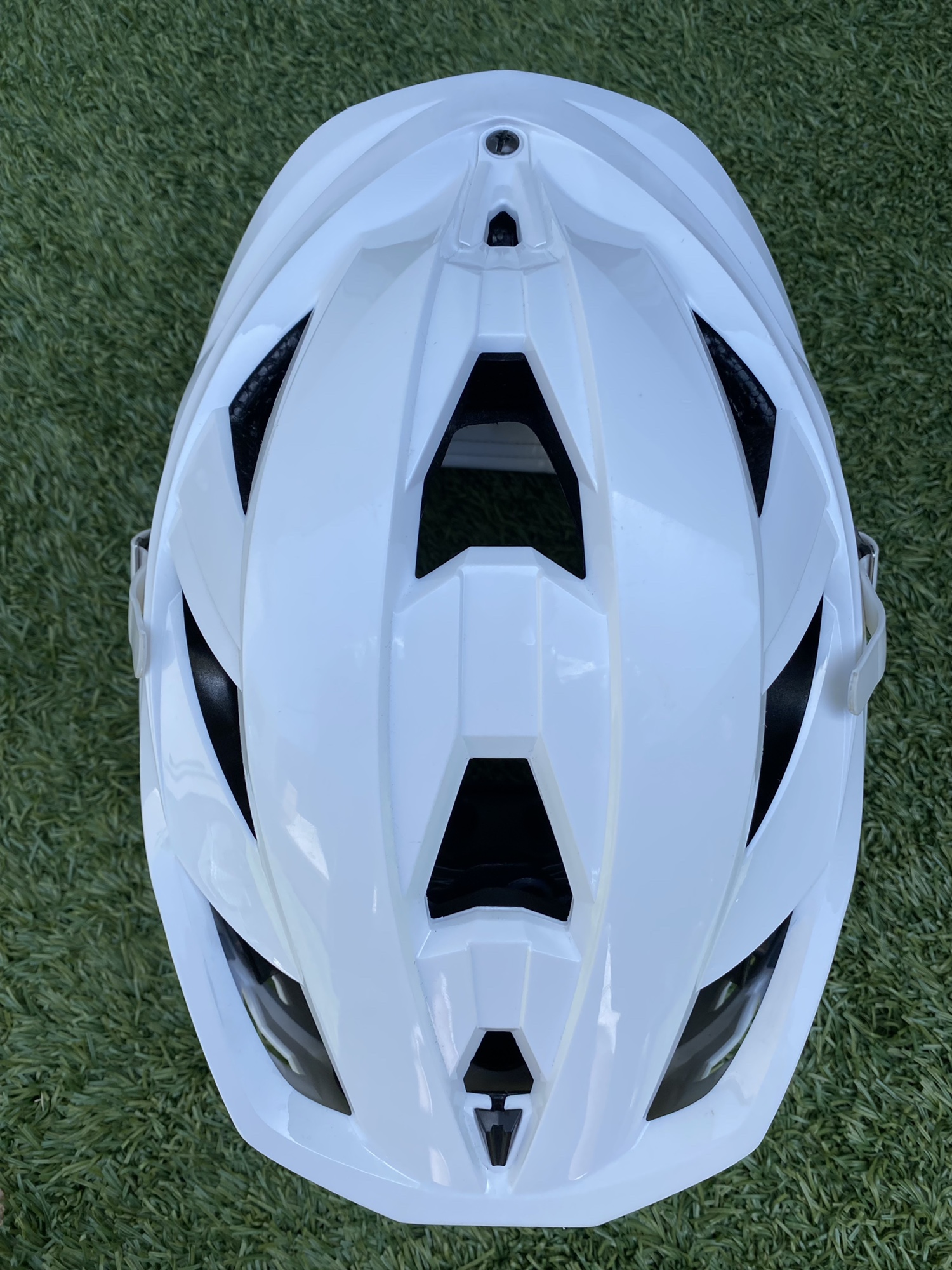*LIKE NEW* Cascade XRS Helmet (All White) SidelineSwap