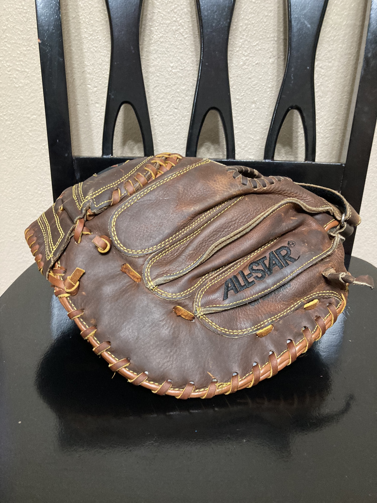 Fastpitch Softball Catchers Mitt 33.5" CMW2510 SidelineSwap