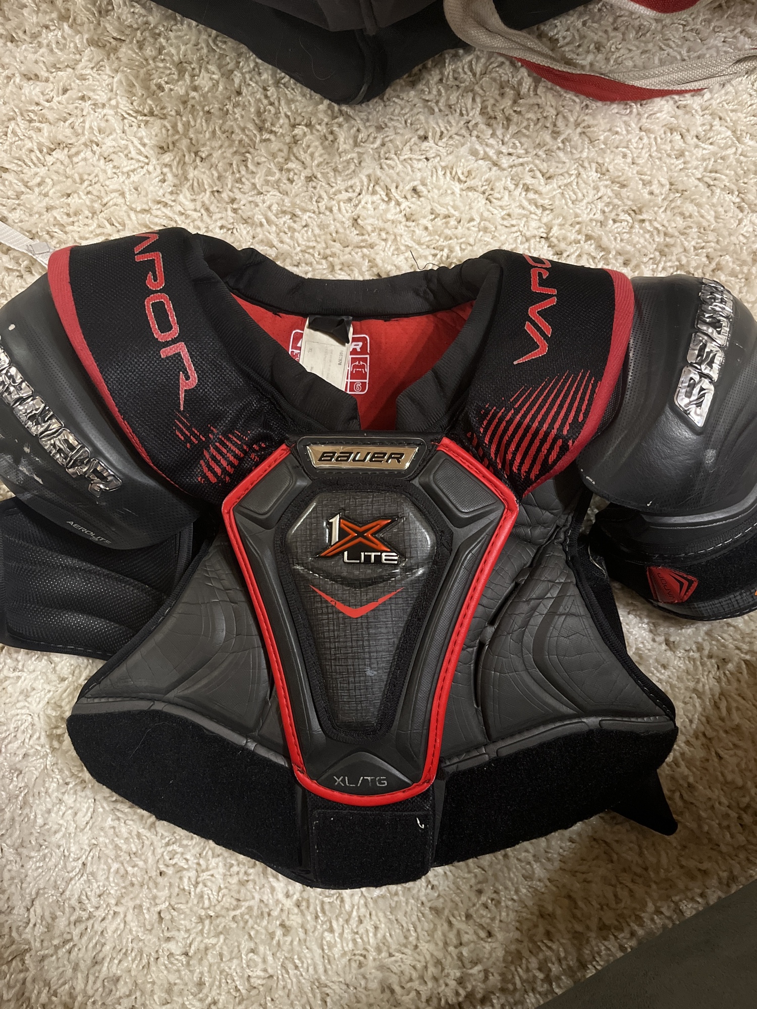 Senior Extra Large Bauer Vapor 1X Lite Shoulder Pads SidelineSwap