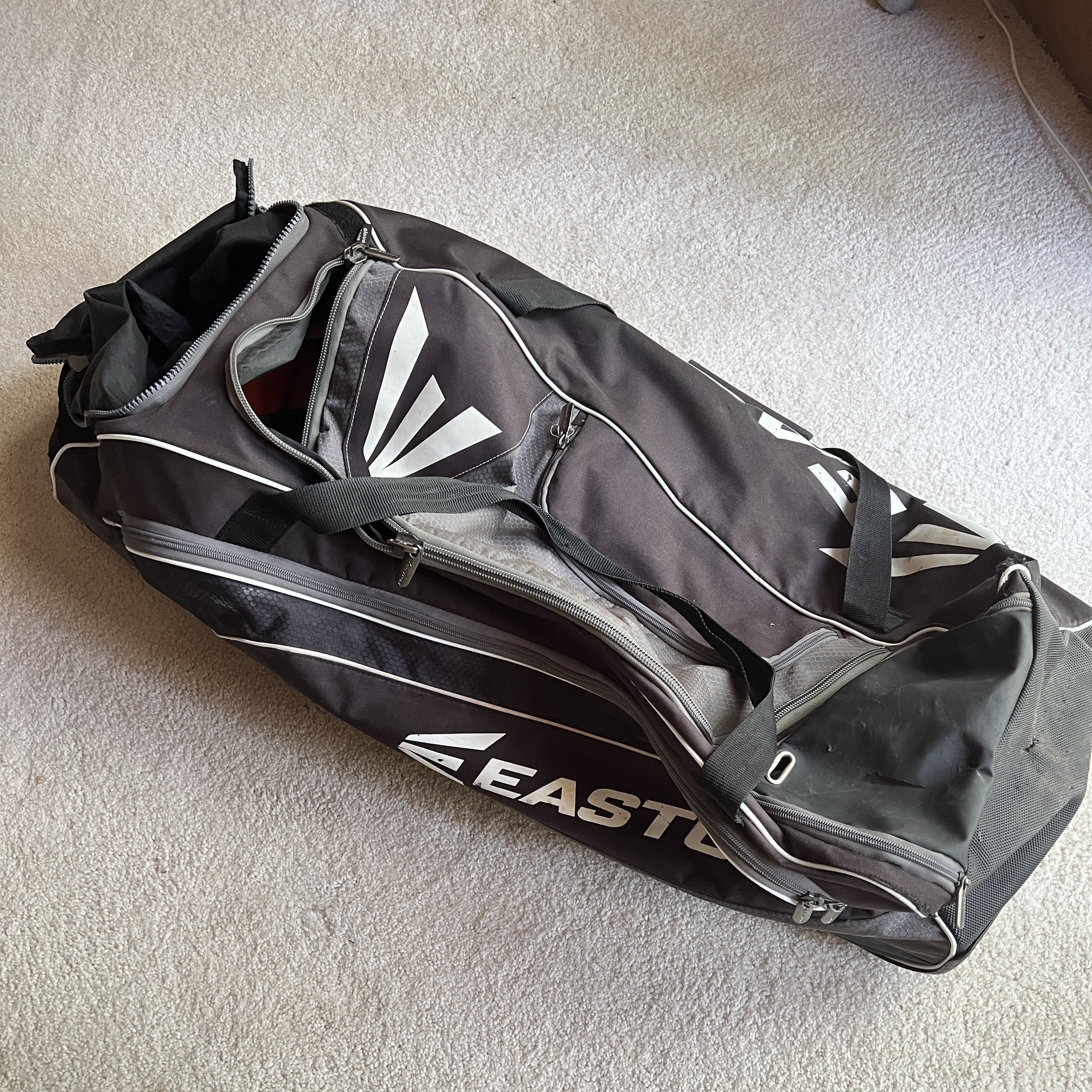 Easton E500w Wheeled Bag Black/Grey Baseball/ Softball Heavy Duty