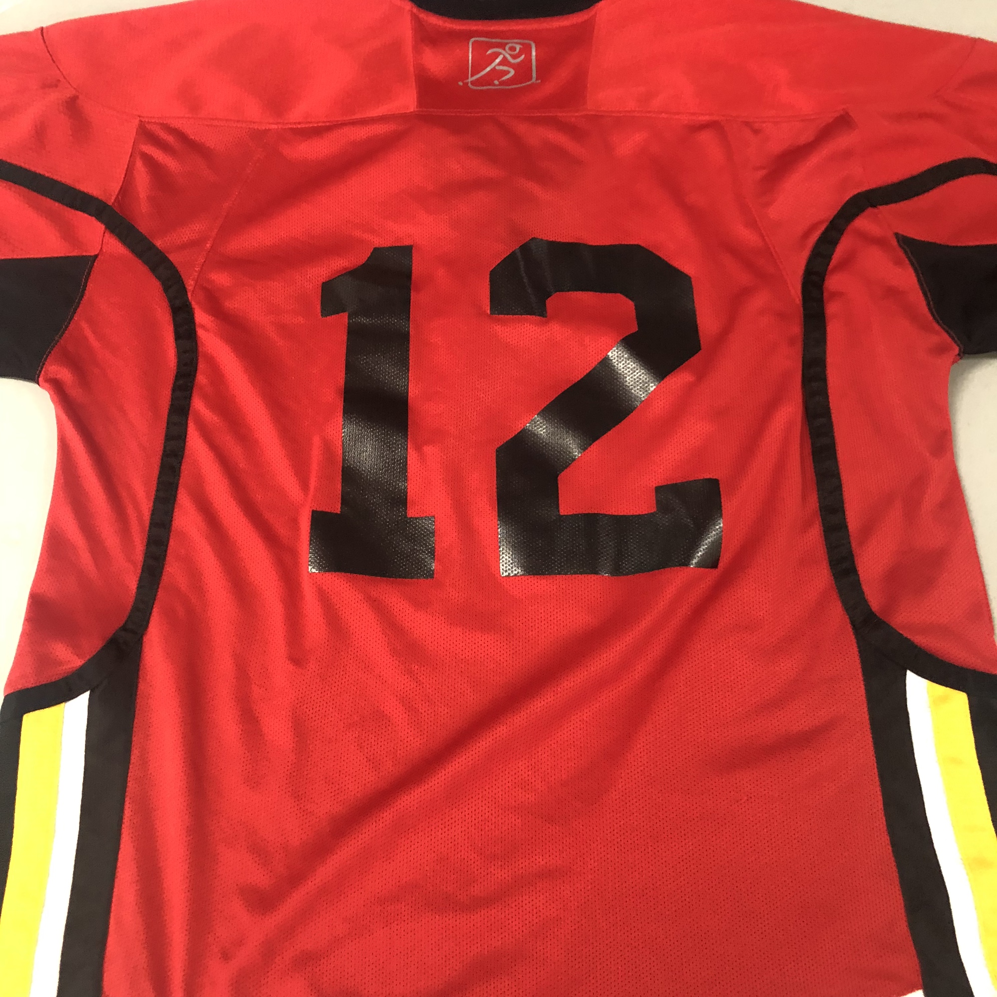 Calgary Flames mens large 12 jersey SidelineSwap