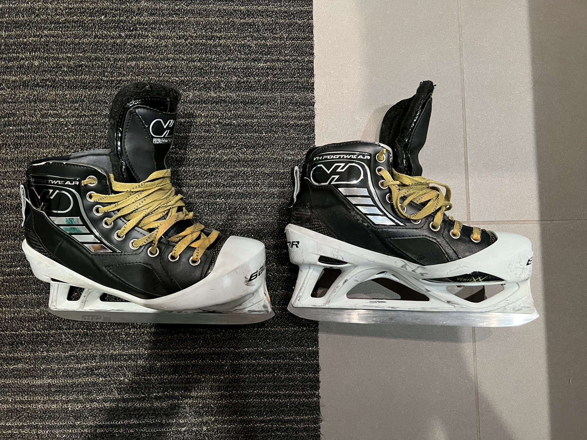 First Generation True Skates VH Size 7 SidelineSwap