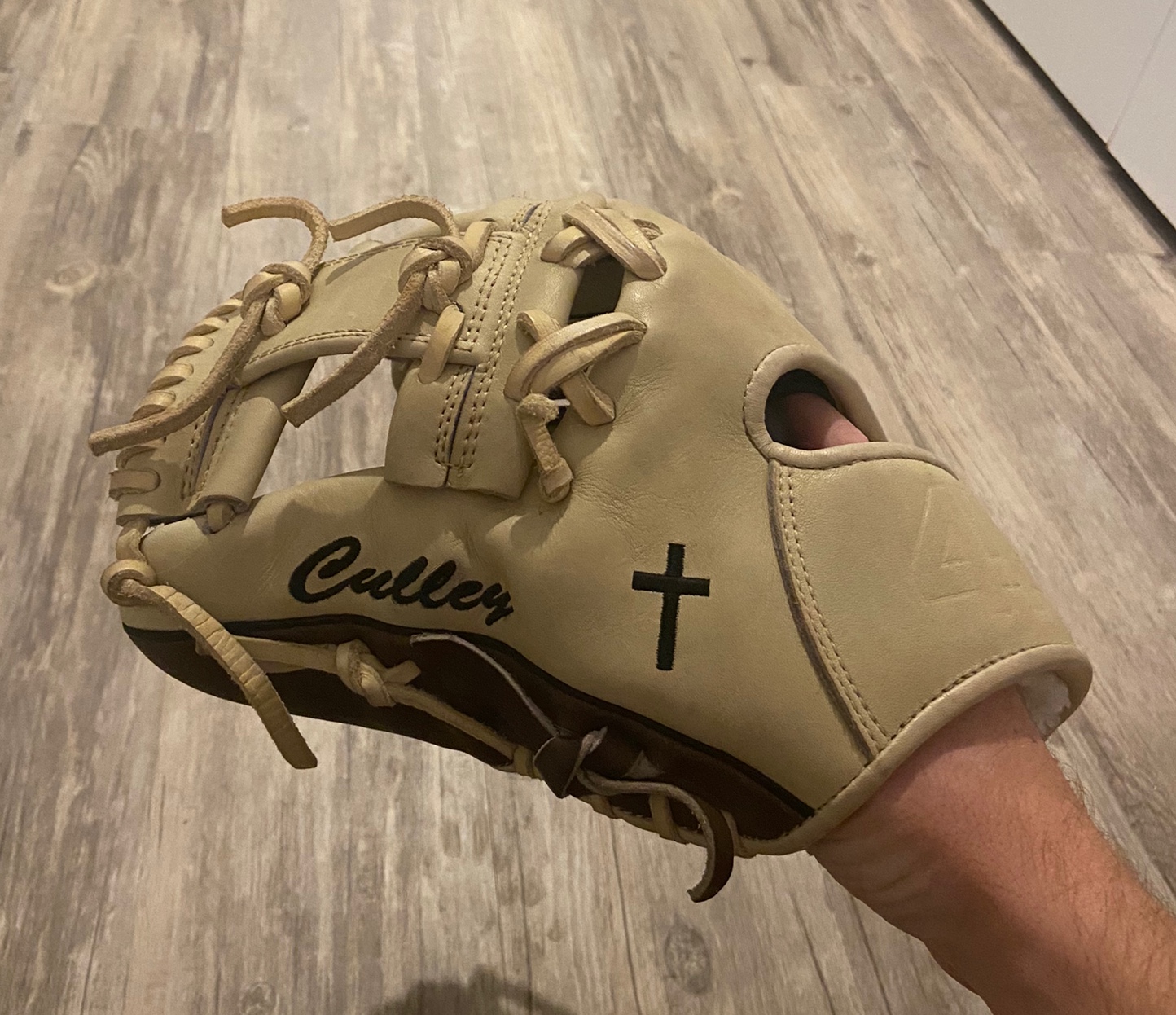 LEFT HAND THROW 44 Pro Glove SidelineSwap