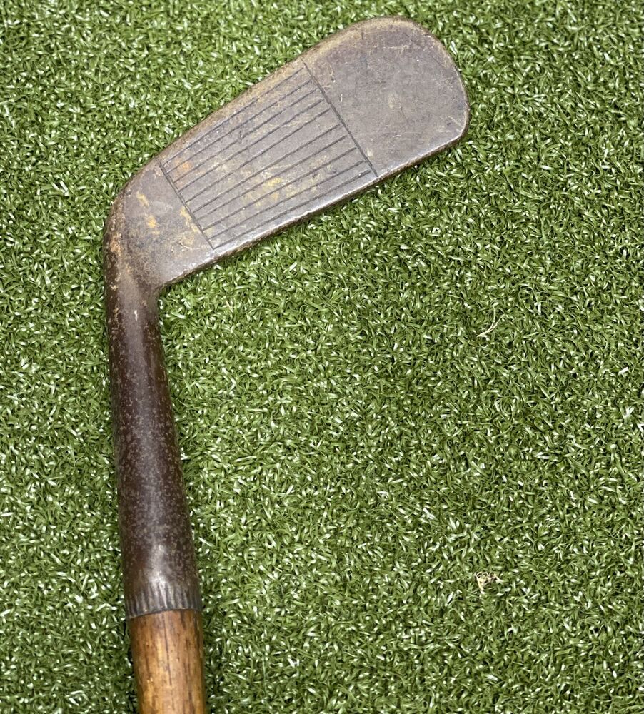 Wilson Antique Hand Chicago Hickory Wood Shaft Golf Putter 2256