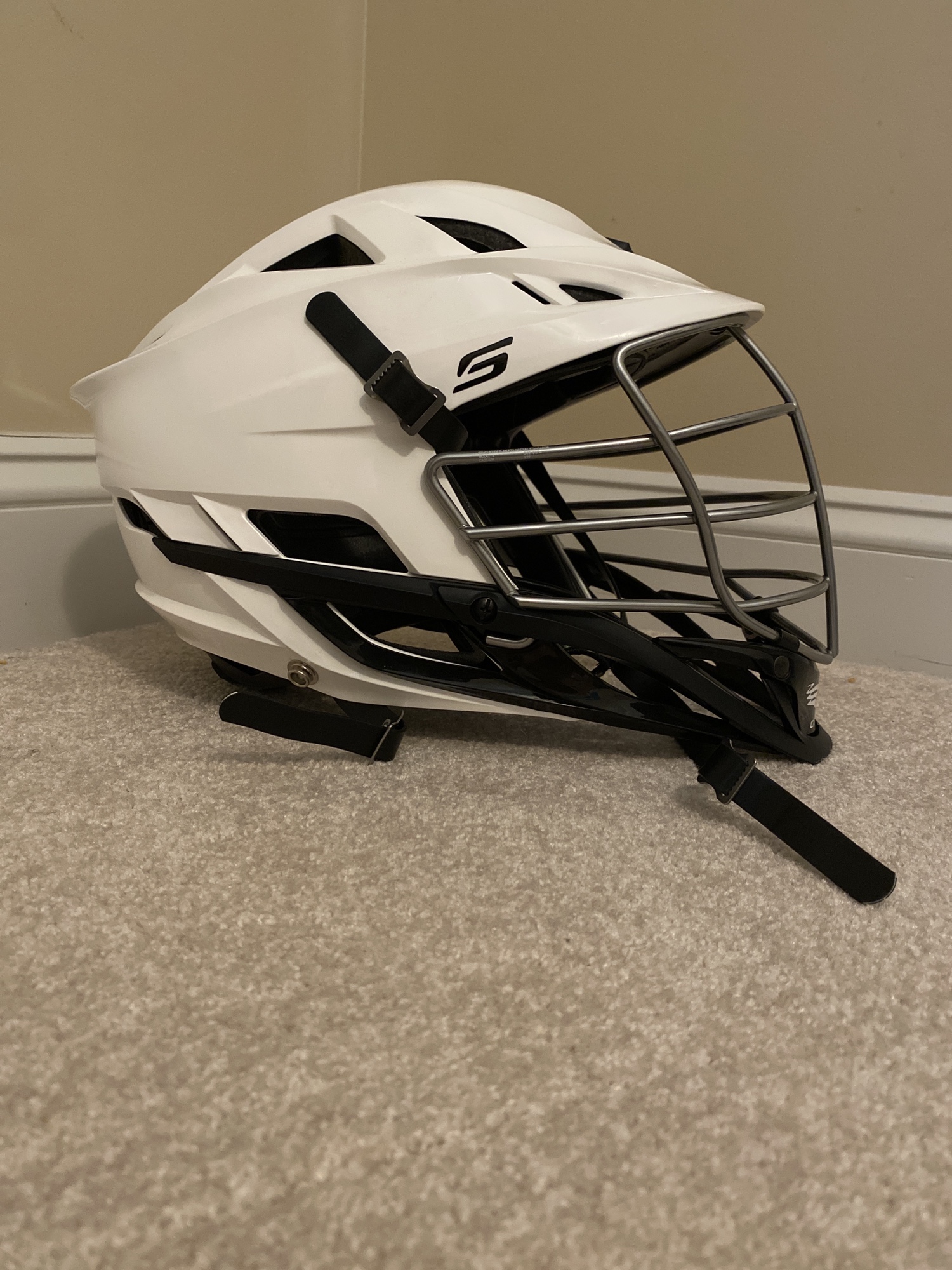 New Cascade S Lacrosse Helmet SidelineSwap