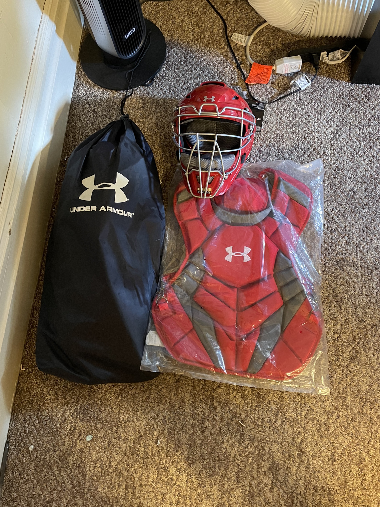 NEW Under Armour Men’s Catchers Gear SidelineSwap