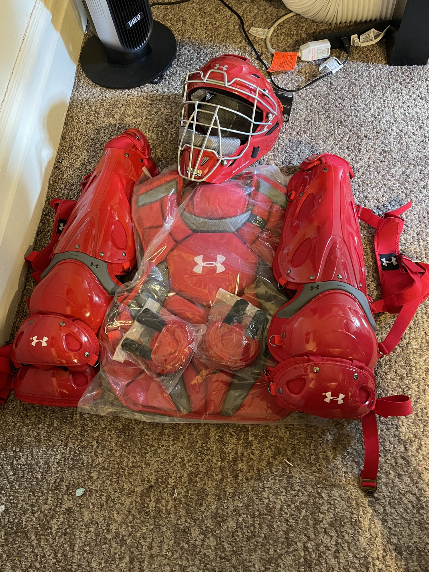 NEW Under Armour Men’s Catchers Gear SidelineSwap