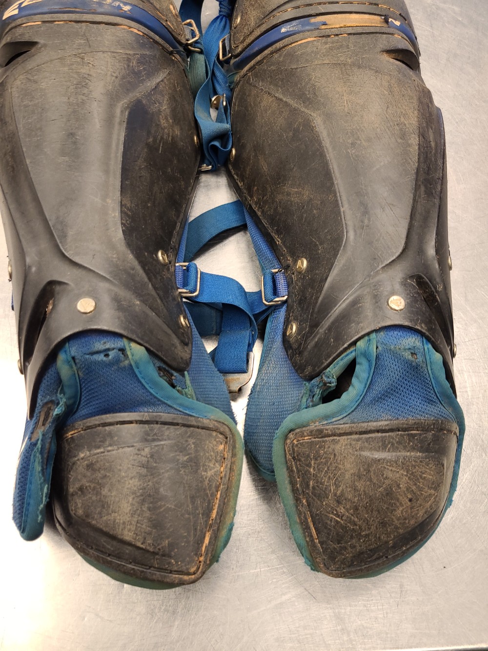 Easton M10 Shin Guards SidelineSwap