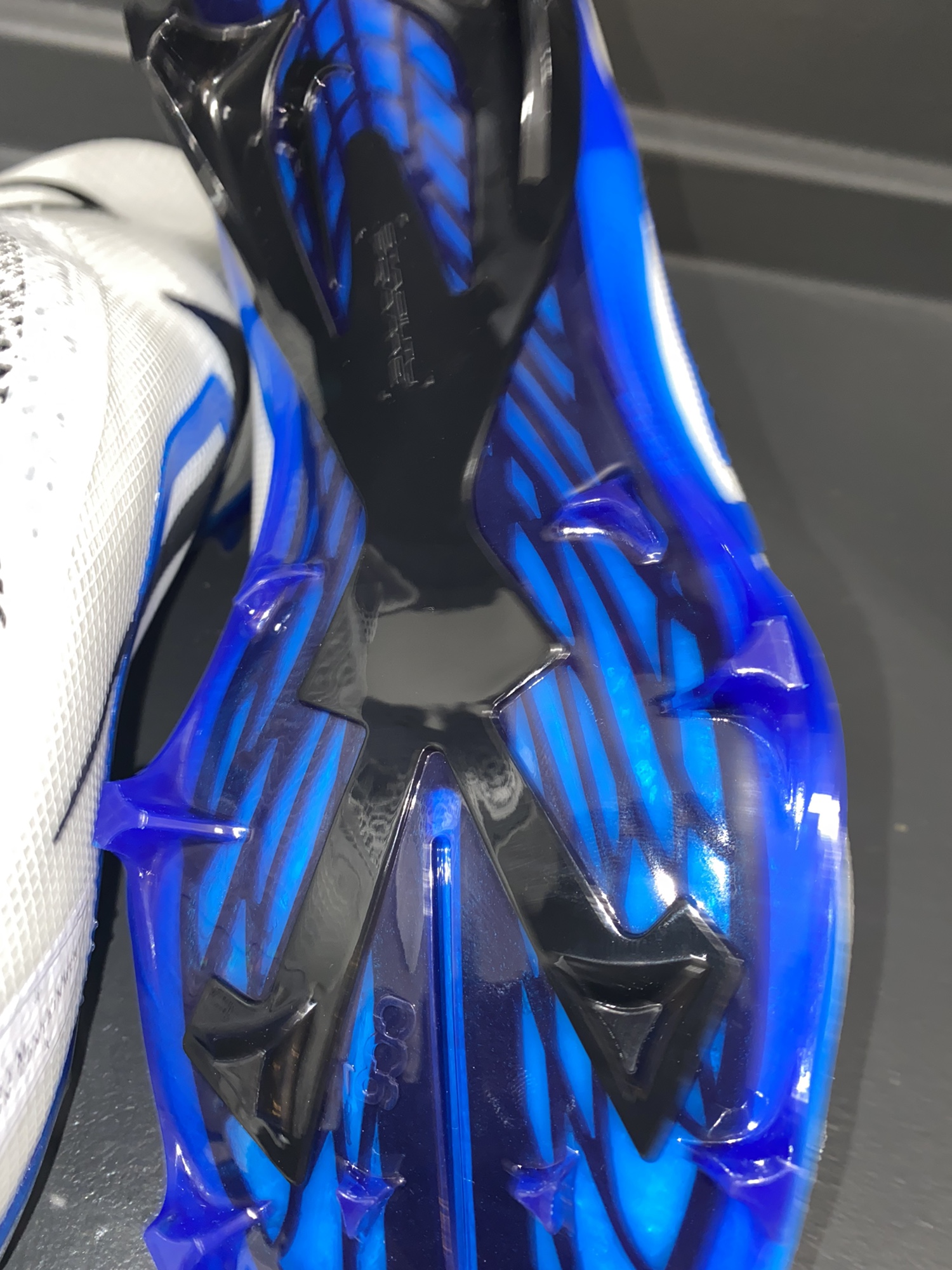 nike men's alpha menace elite 2 football cleats