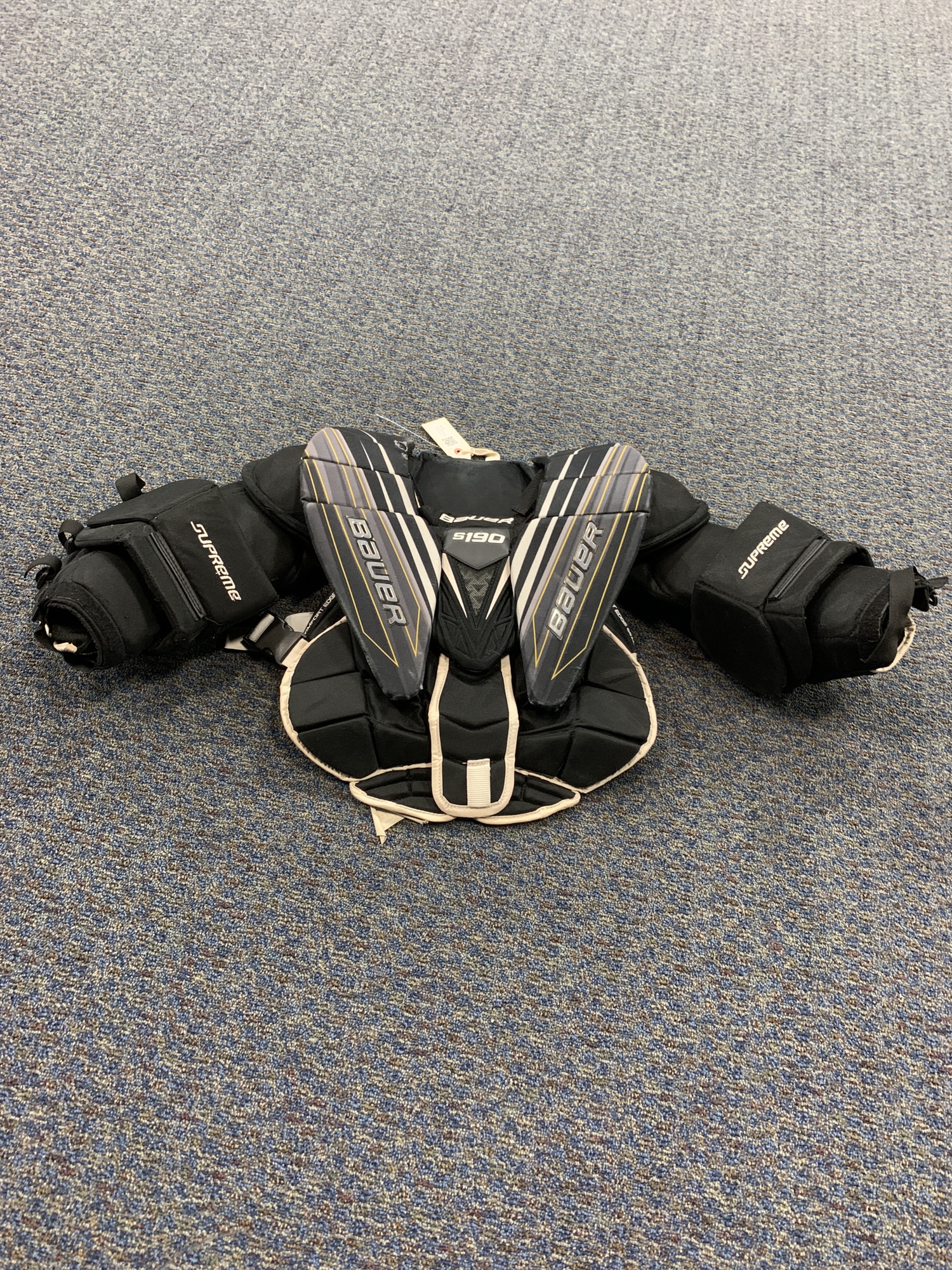 Used Medium Bauer Supreme S190 Goalie Chest Protector SidelineSwap