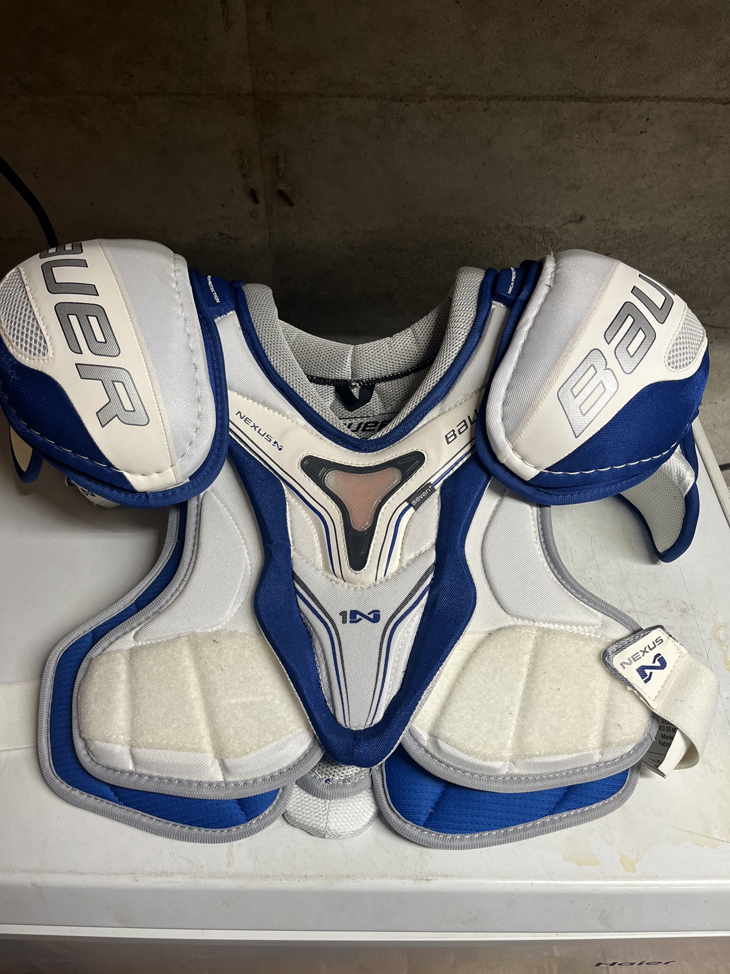 Senior Small Bauer Nexus 1N Shoulder Pads SidelineSwap