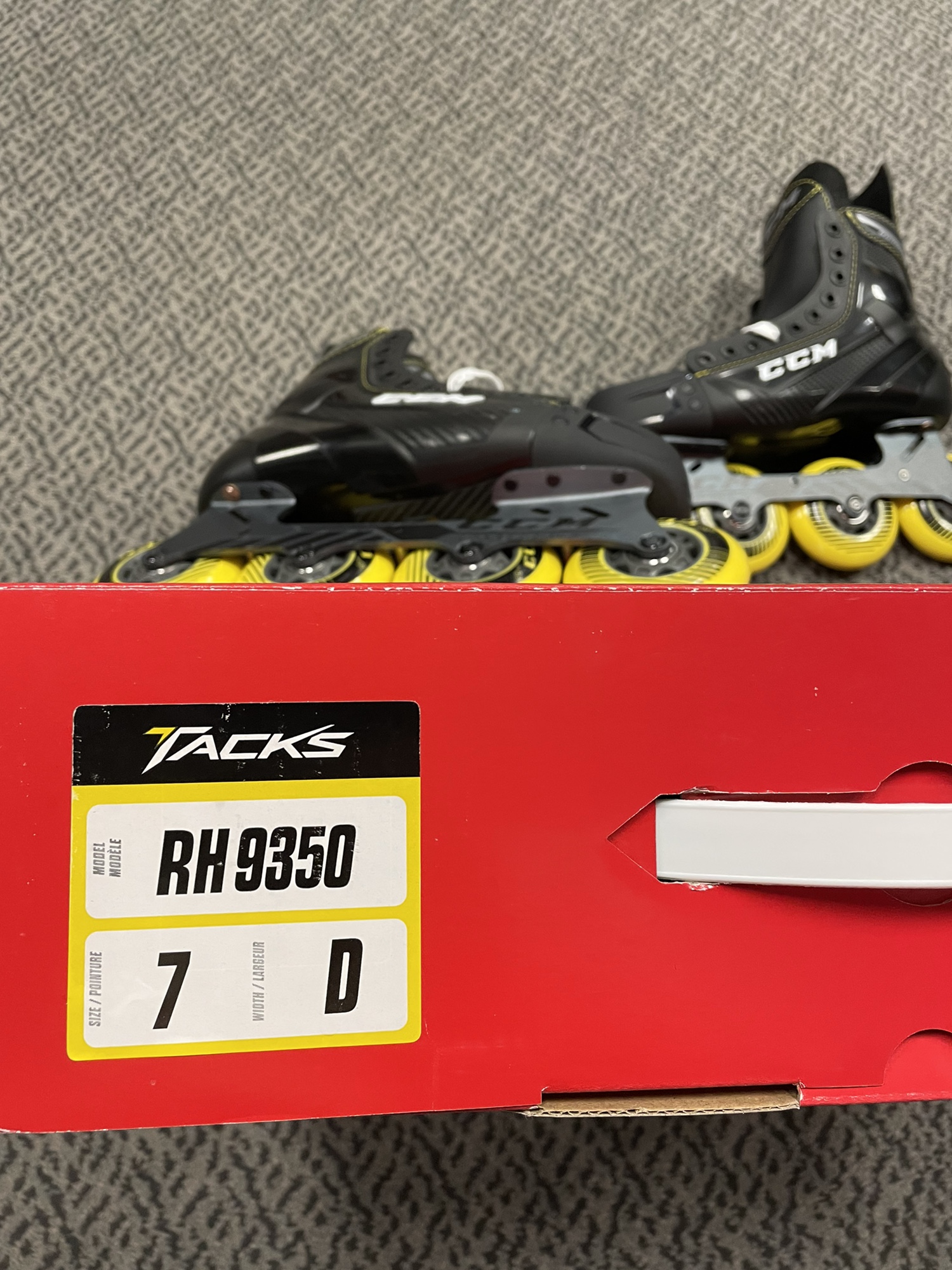 CCM RH9350R size 7 D width skates SidelineSwap