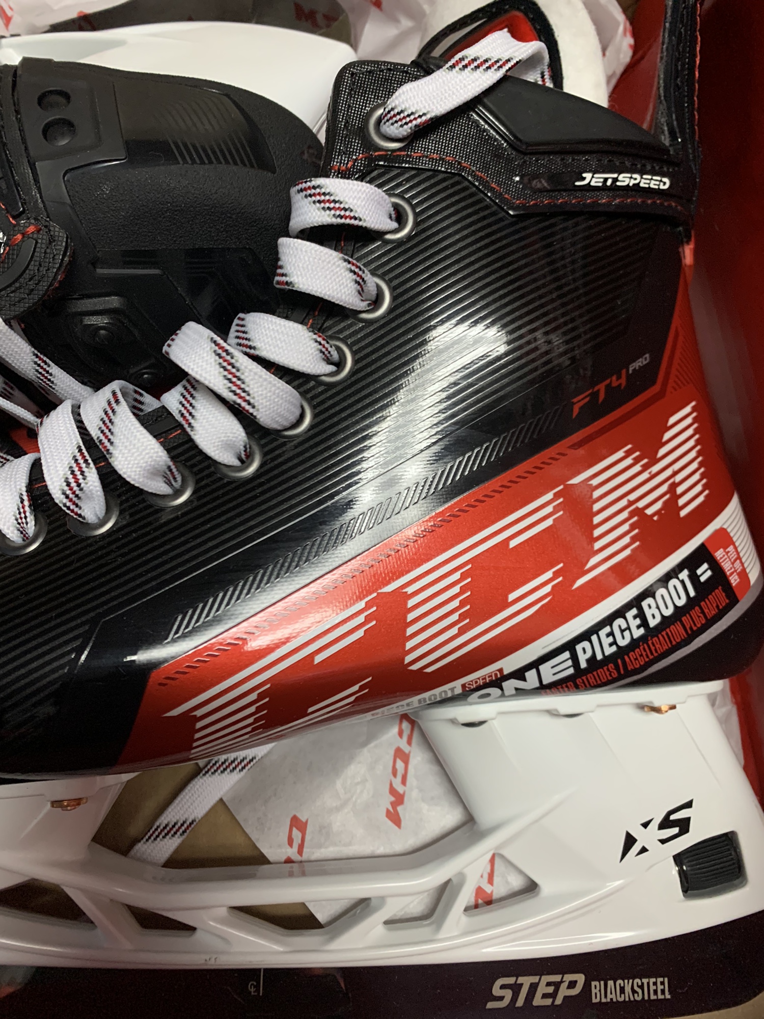 New CCM Regular Width Size 8 JetSpeed FT4 Pro Hockey Skates | SidelineSwap