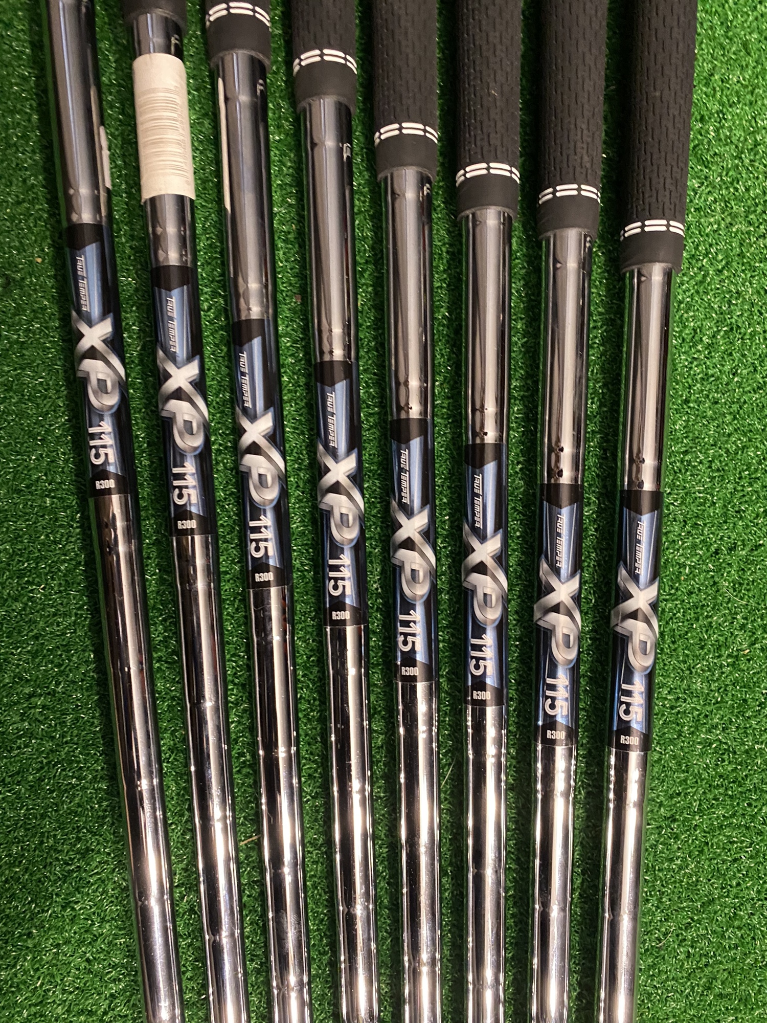 True temper XP 115 steel shaft R300 regular flex 4SW SidelineSwap