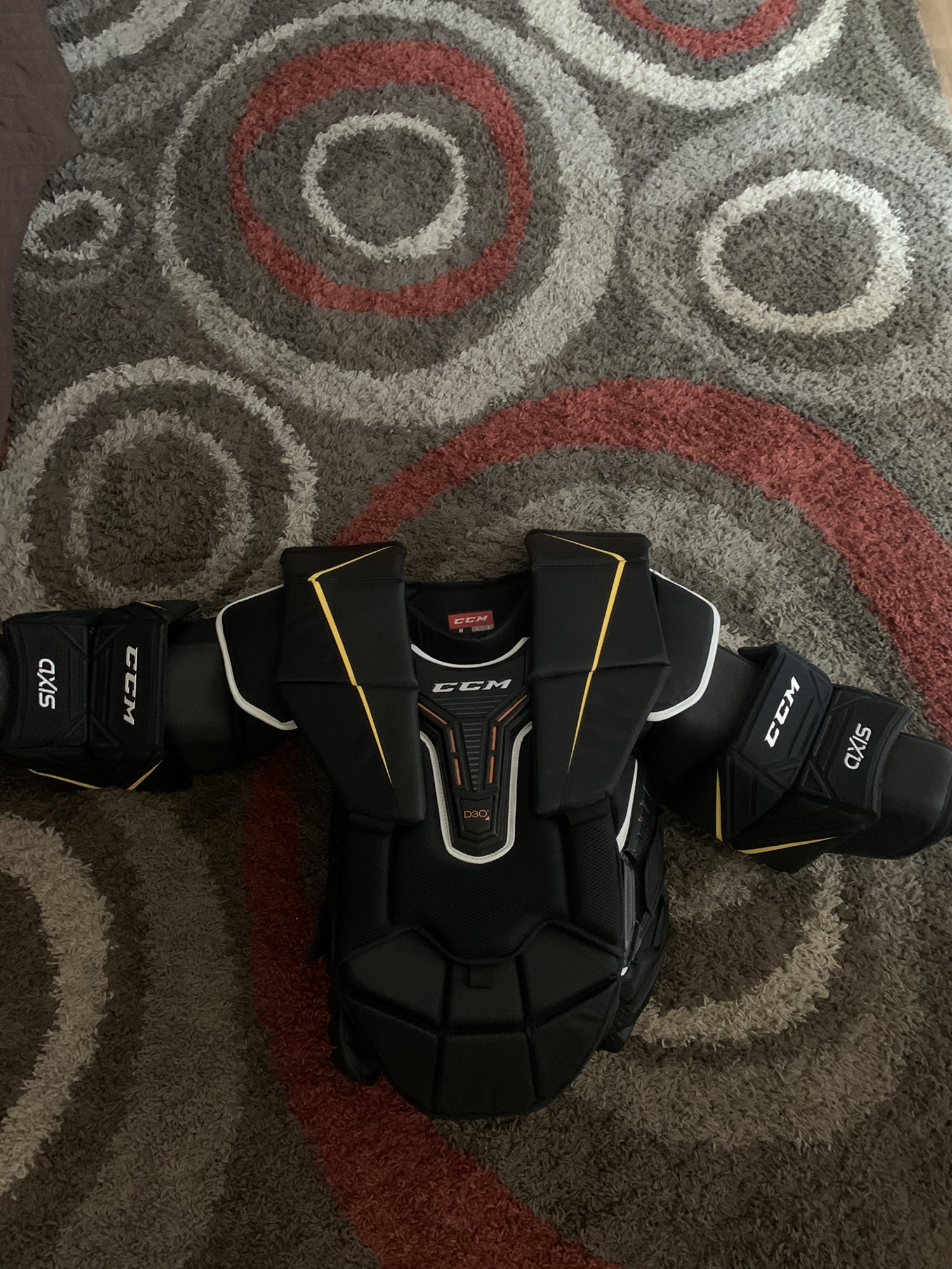 New Large CCM Pro Stock Axis pro Goalie Chest Protector SidelineSwap