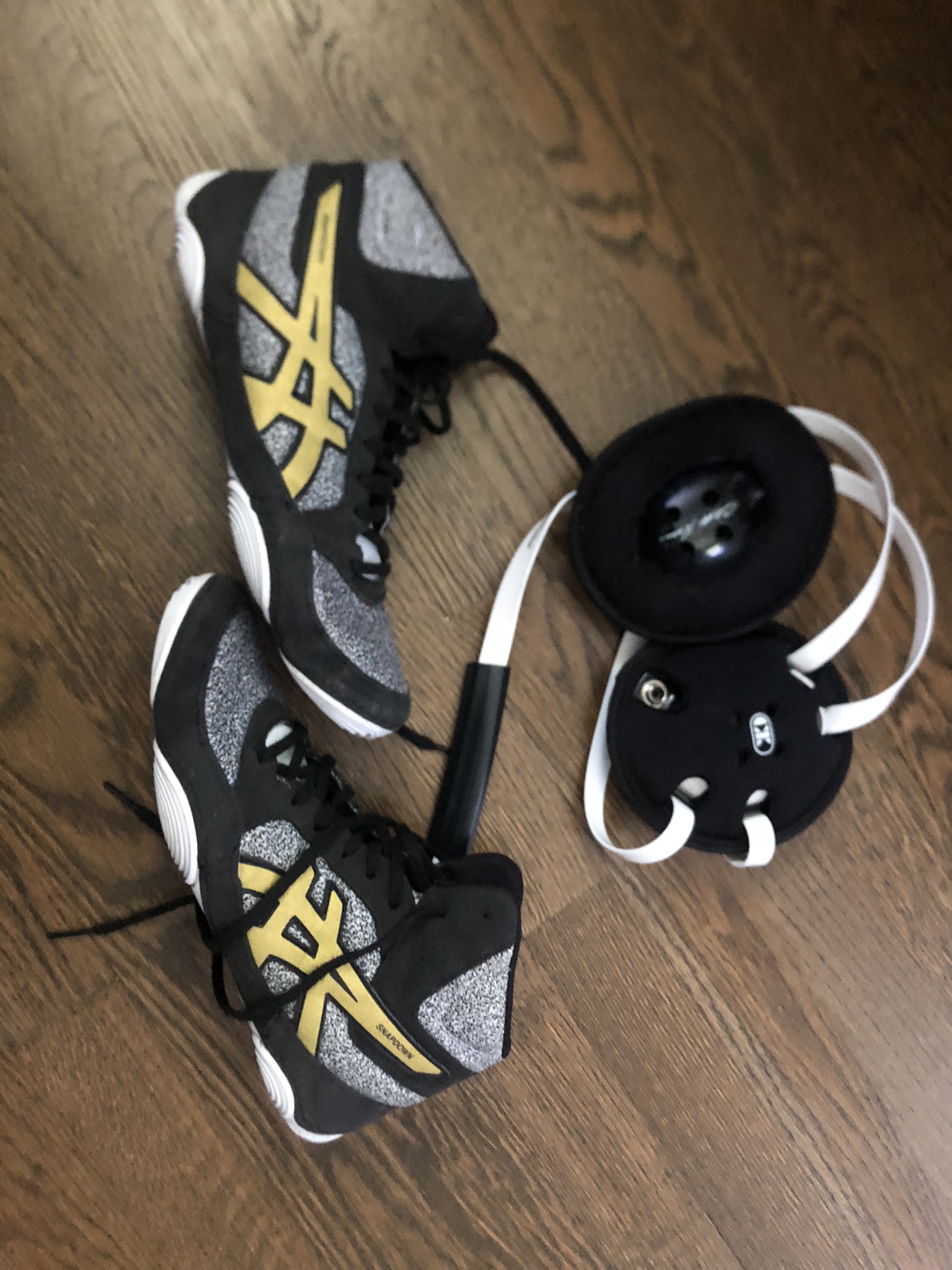 Oasics Wrestling Shoes and Cliff Keen Headpiece SidelineSwap