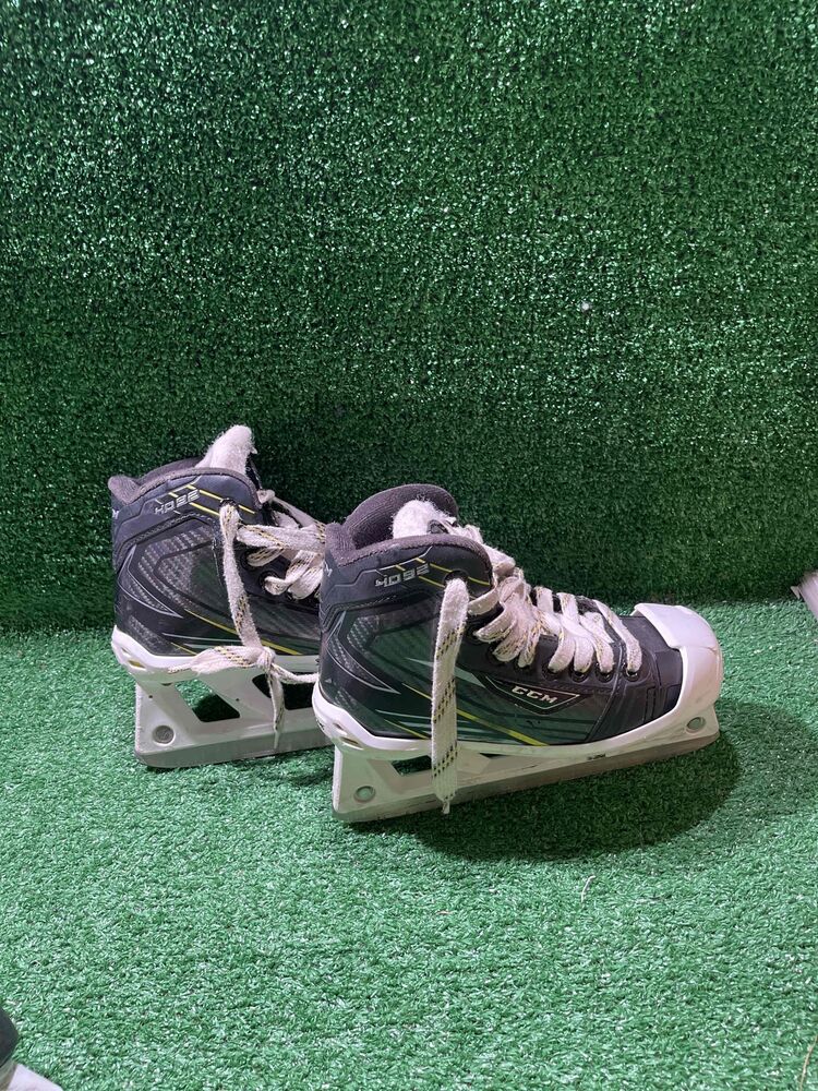 Ccm Tacks 4092 Hockey Goalie Skates Youth 13.5D Skate Size SidelineSwap