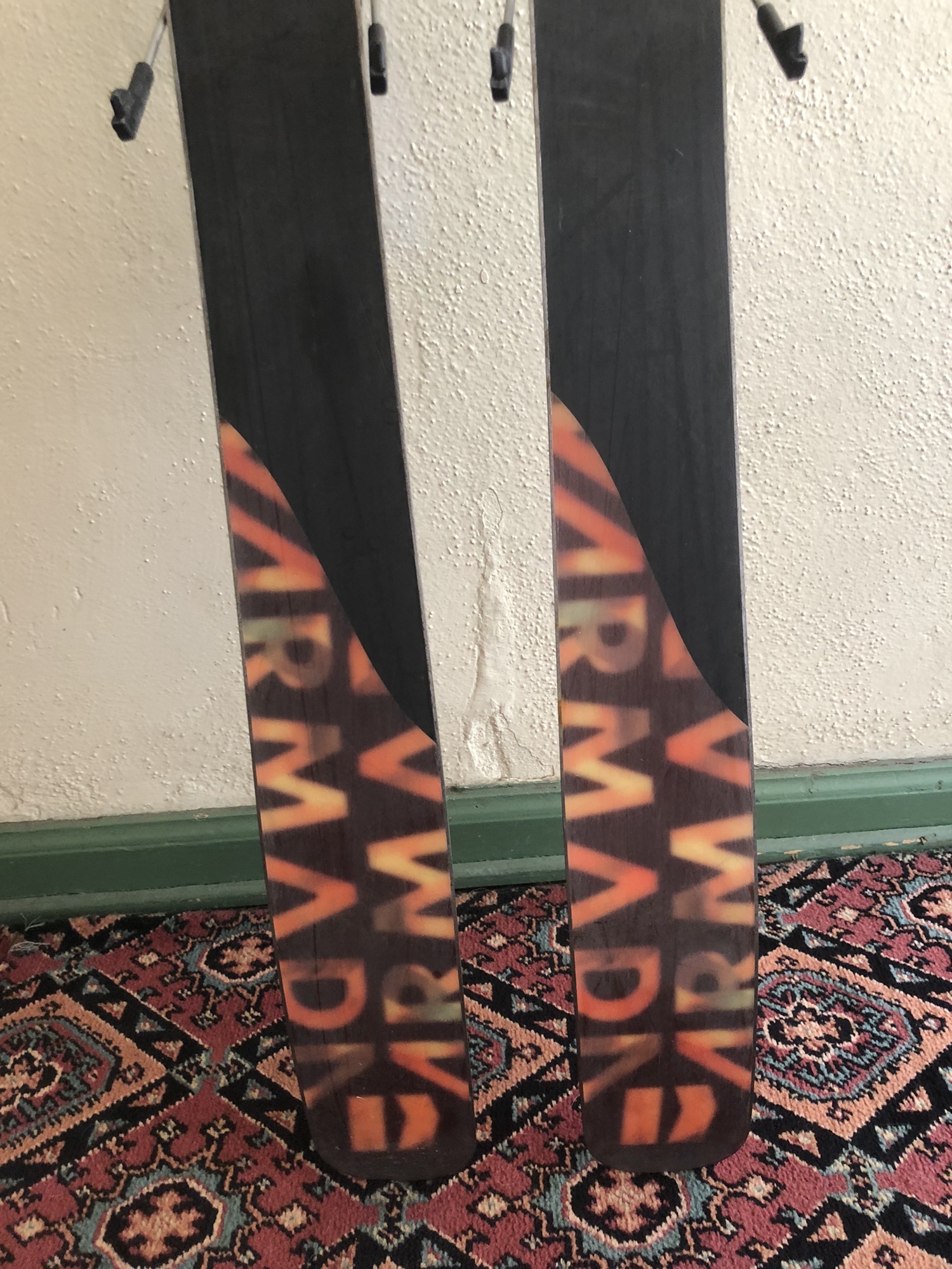 Armada Alpha X 176cm with Look Pivot 12 Bindings | SidelineSwap