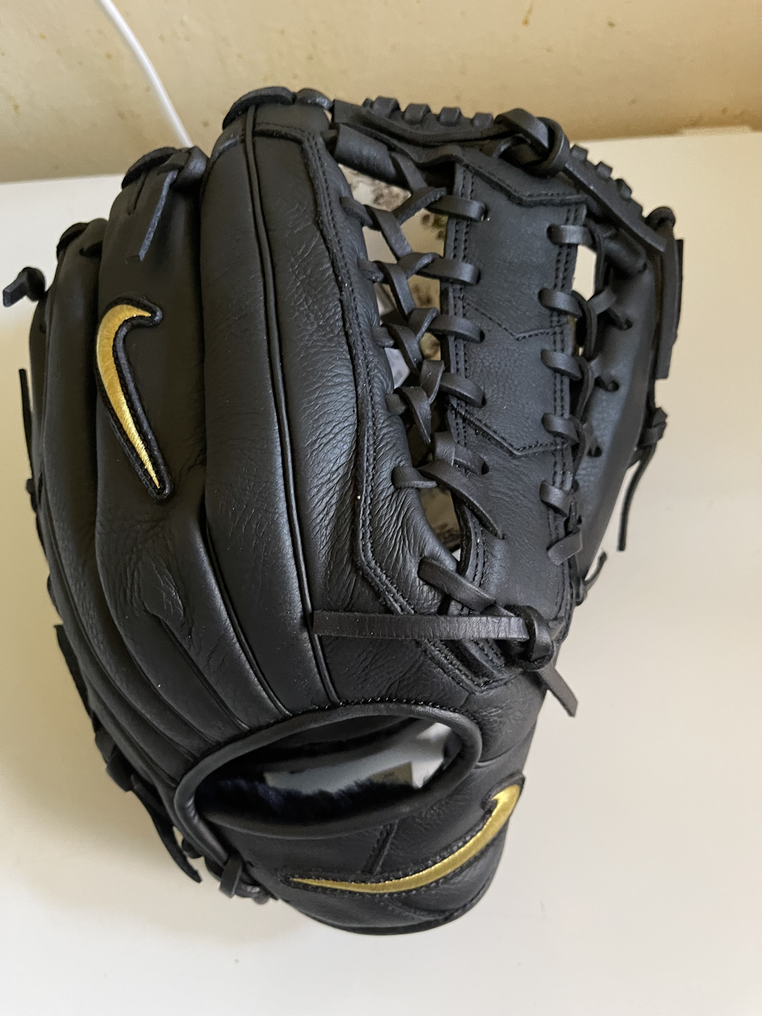 Set of new Nike baseball glove SidelineSwap