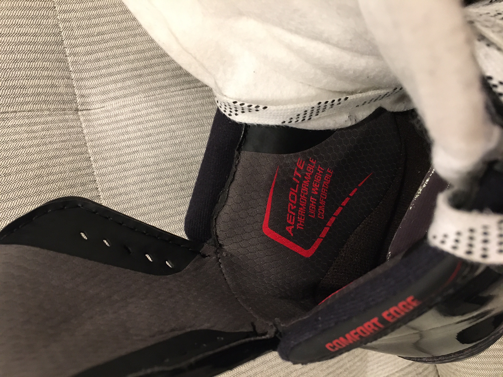 Rare Bauer PROTOTYPE Vapor Hyperlite Pro Stock Hockey Skates Senior Size 8 Fit 2 SidelineSwap