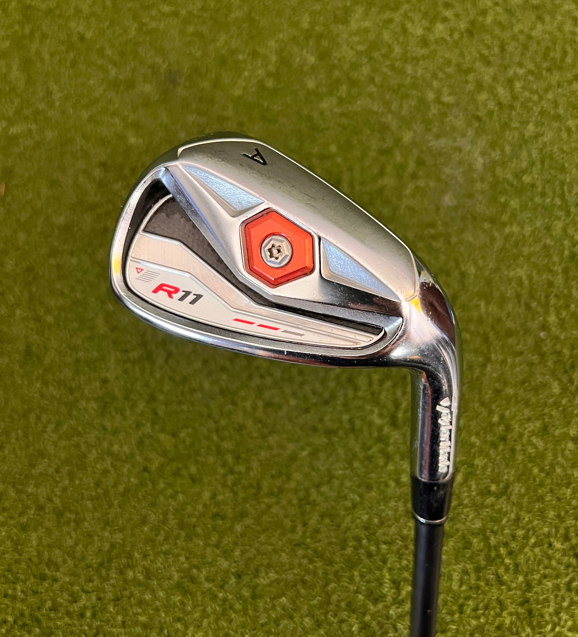 TaylorMade R11 Approach Wedge, RH, 36" Fujikura Motore Stiff Graphite