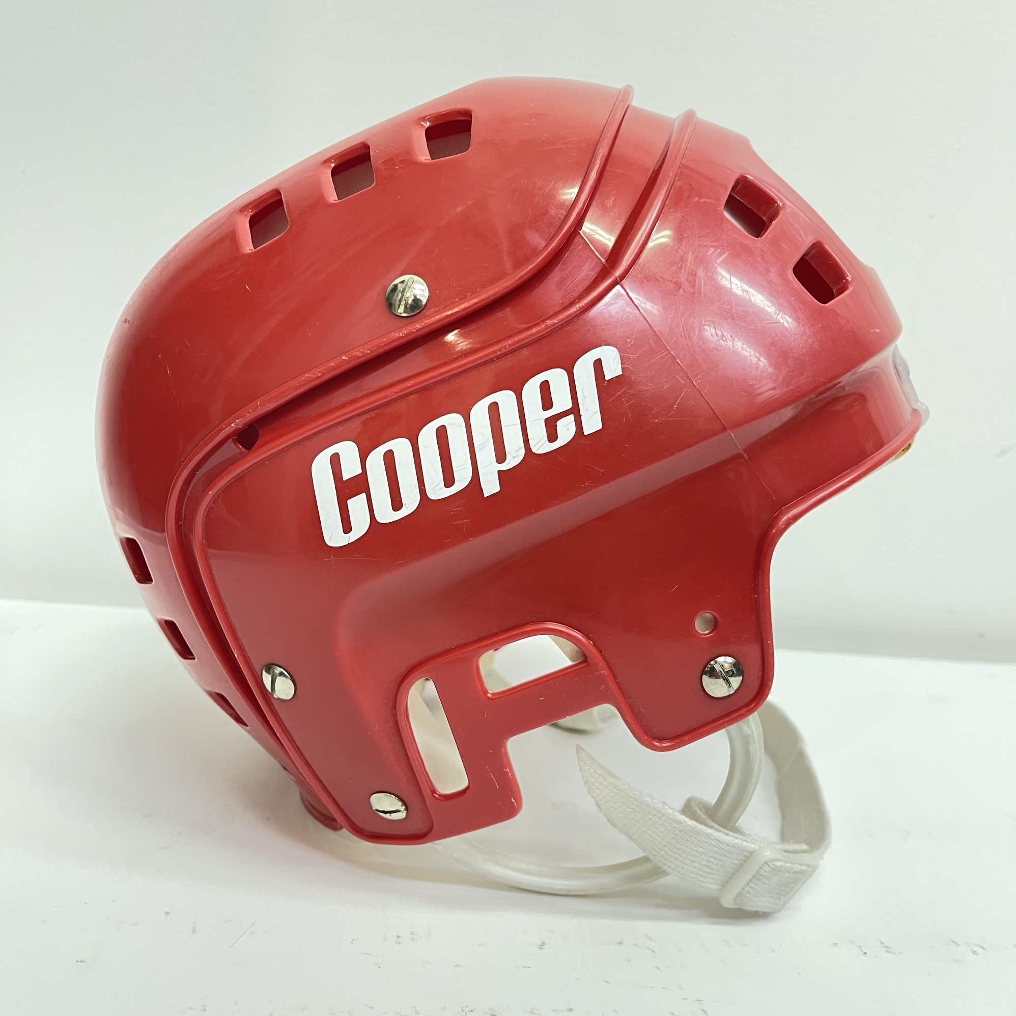 Cooper SK600 SR Large Hockey Helmet SidelineSwap
