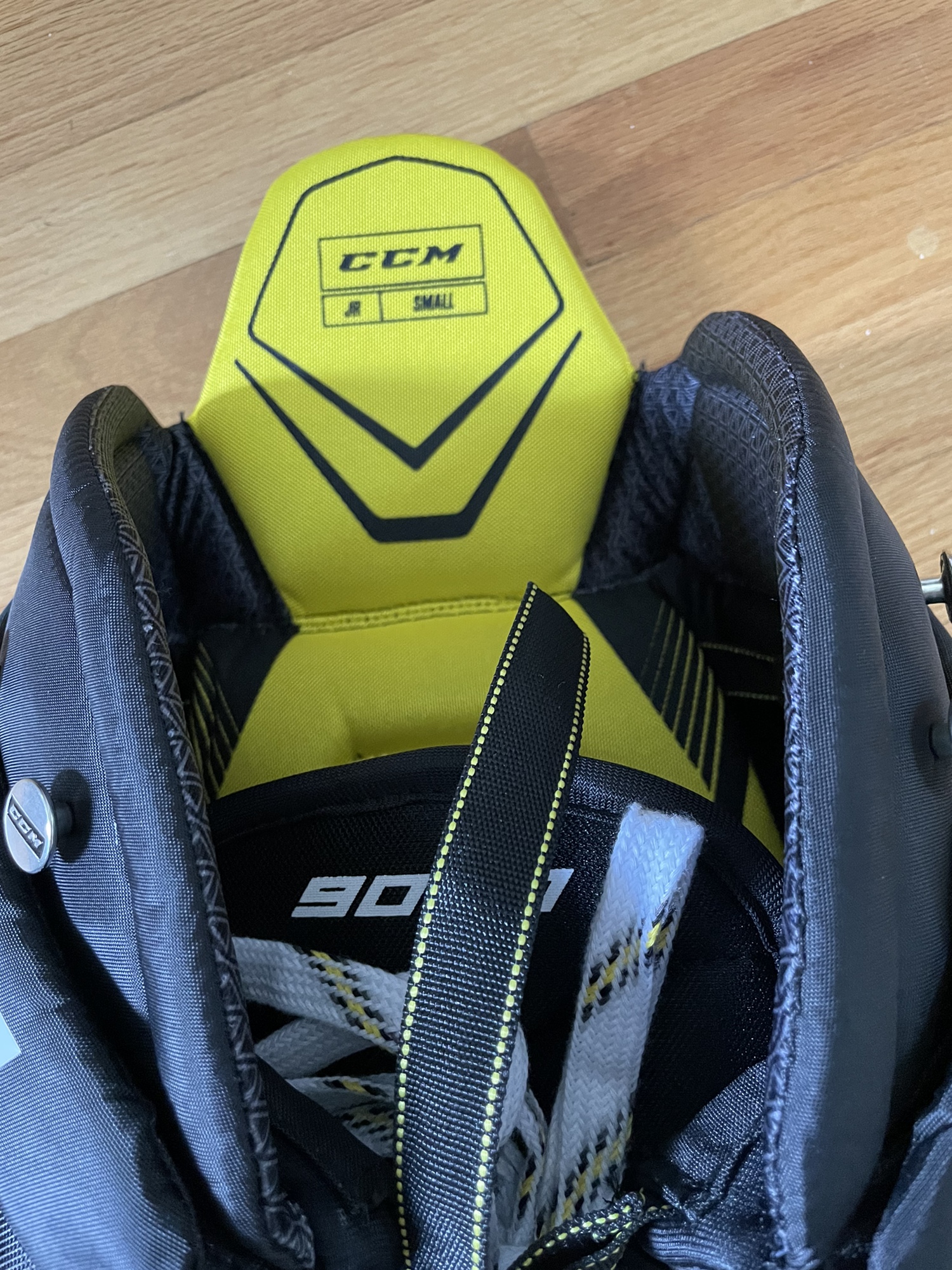 CCM TACKS 9060 HOCKEY PANTS JUNIOR SidelineSwap