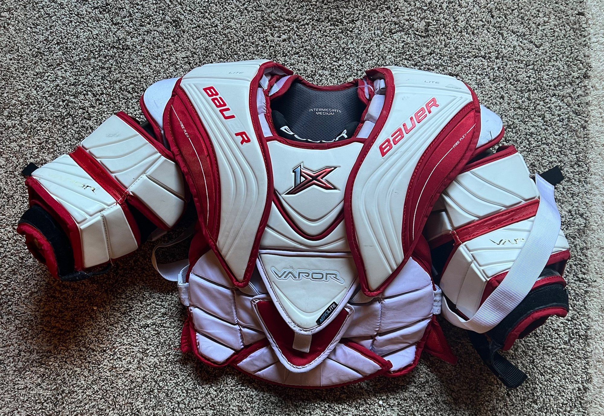 Used Medium Bauer Vapor 1X Goalie Chest Protector SidelineSwap