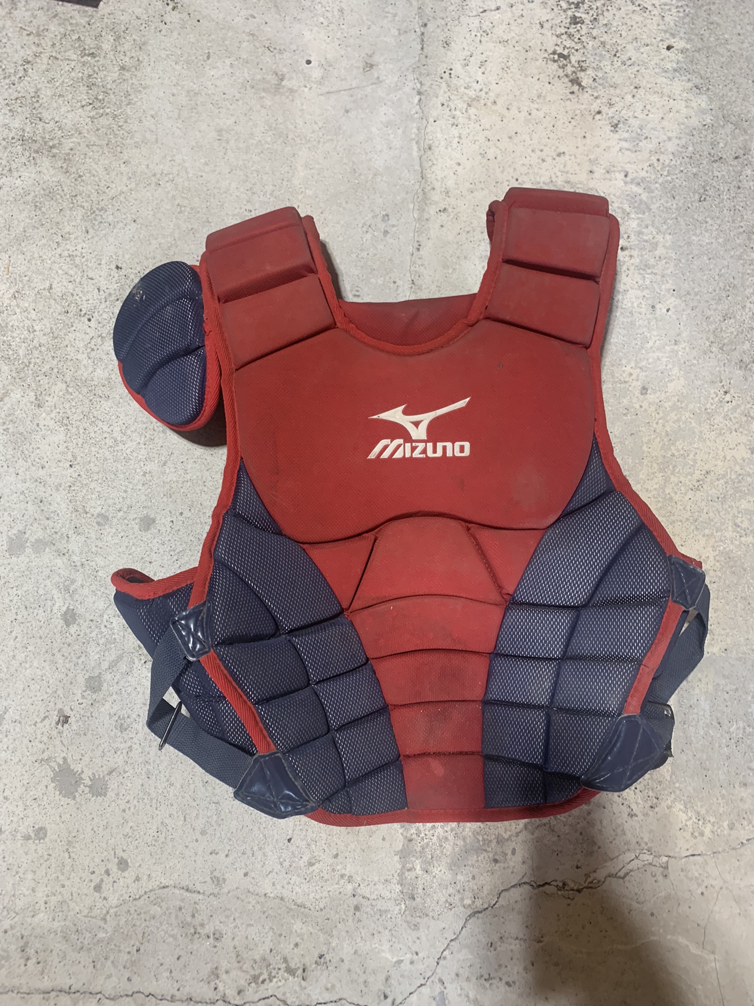 Mizuno Catcher's Chest Protector SidelineSwap