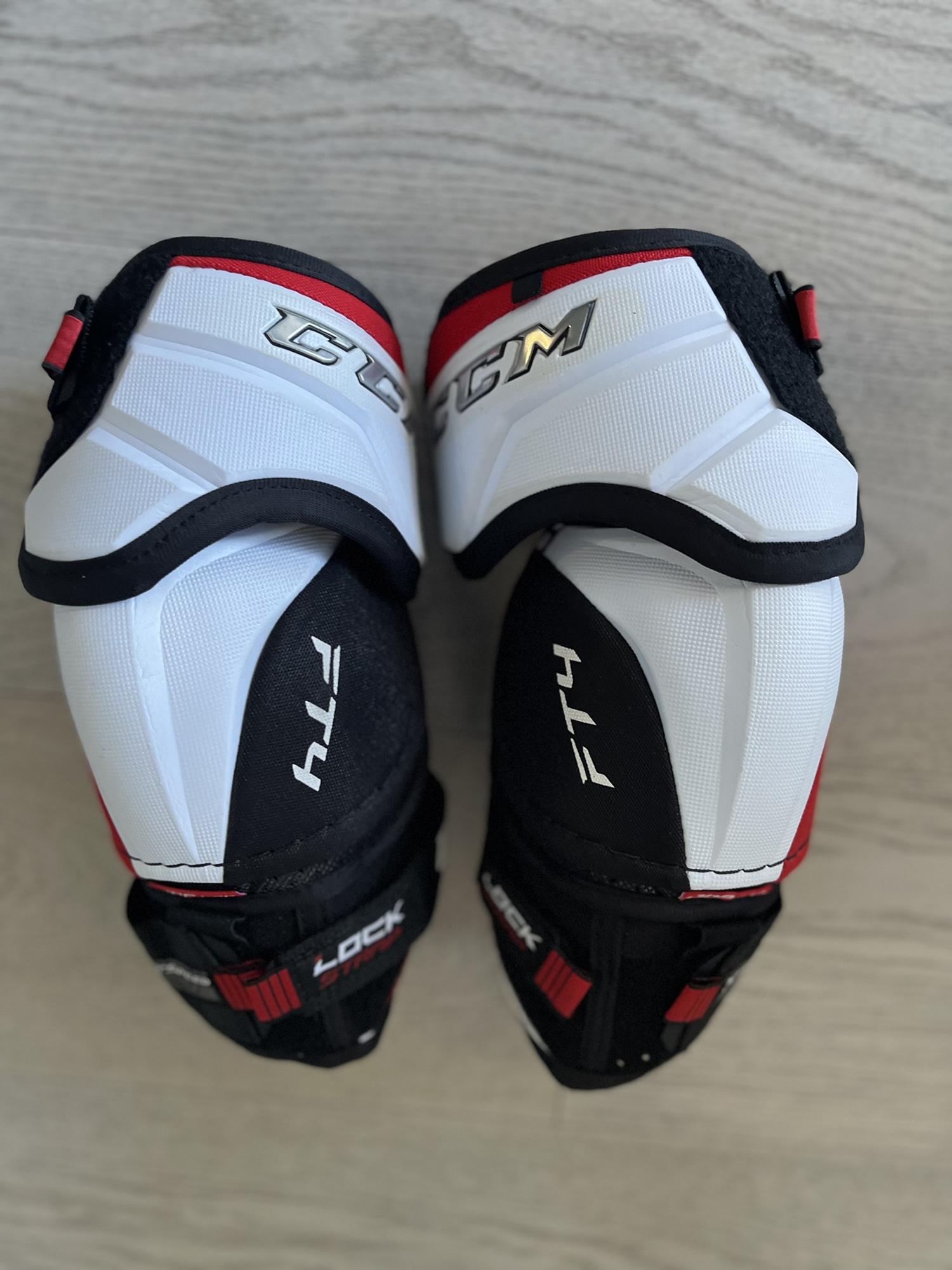 CCM FT4 Elbow Pads Large SidelineSwap