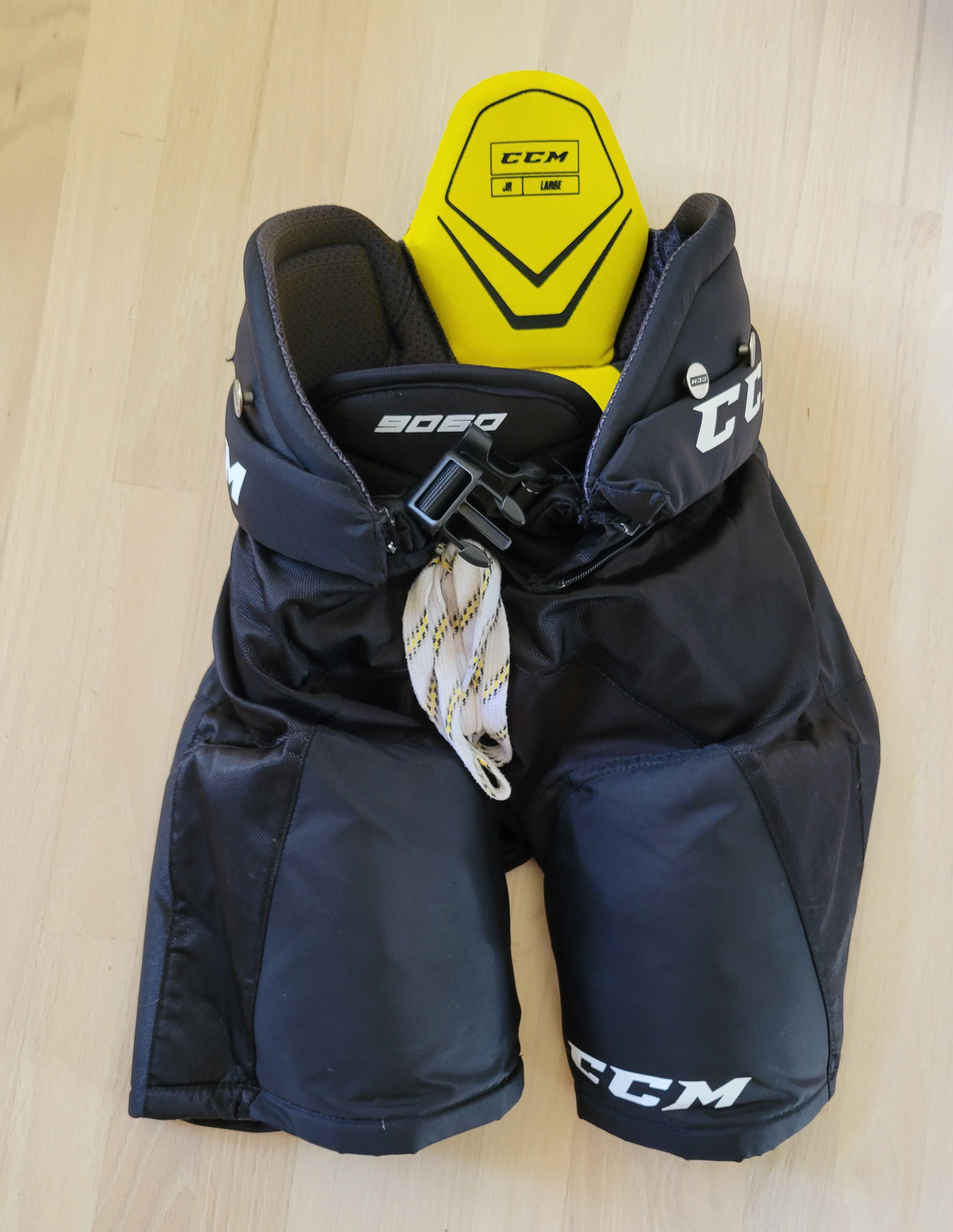 Junior Used Large CCM Tacks 9060 Hockey Pants SidelineSwap