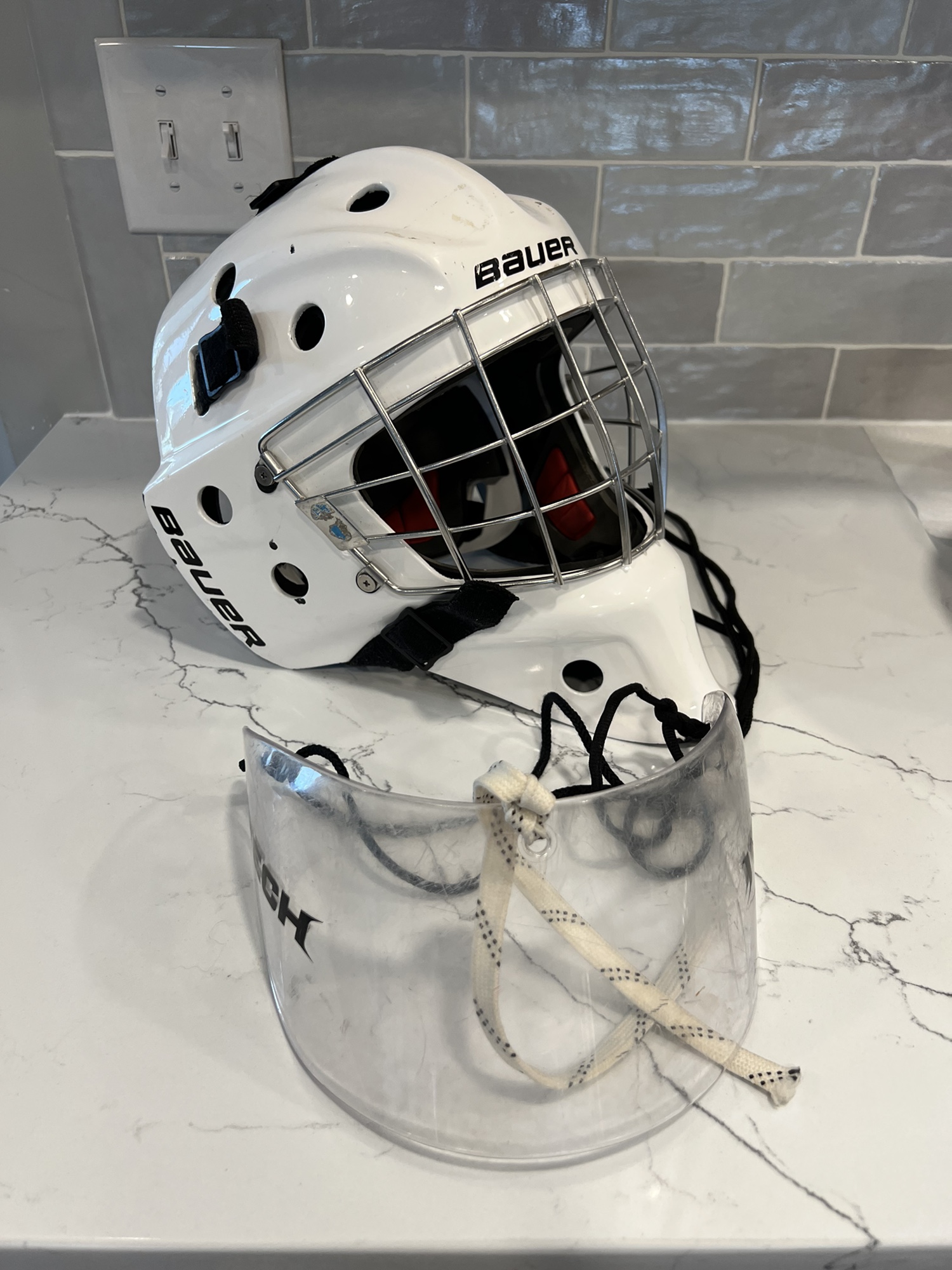Bauer Junior Goalie Helmet with Dangler SidelineSwap