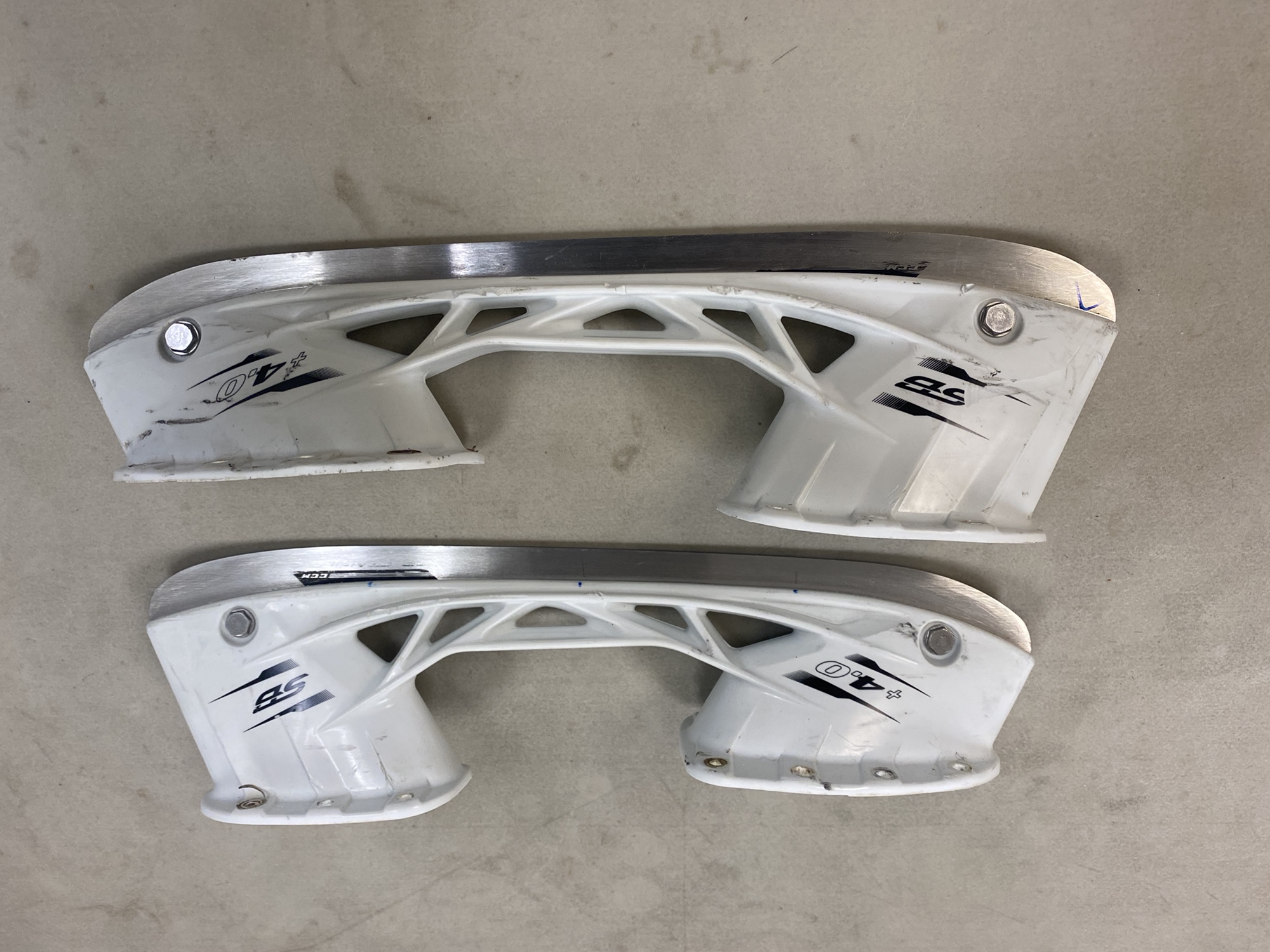 CCM SB +4.0 Skate Holder and Steel 271 SidelineSwap