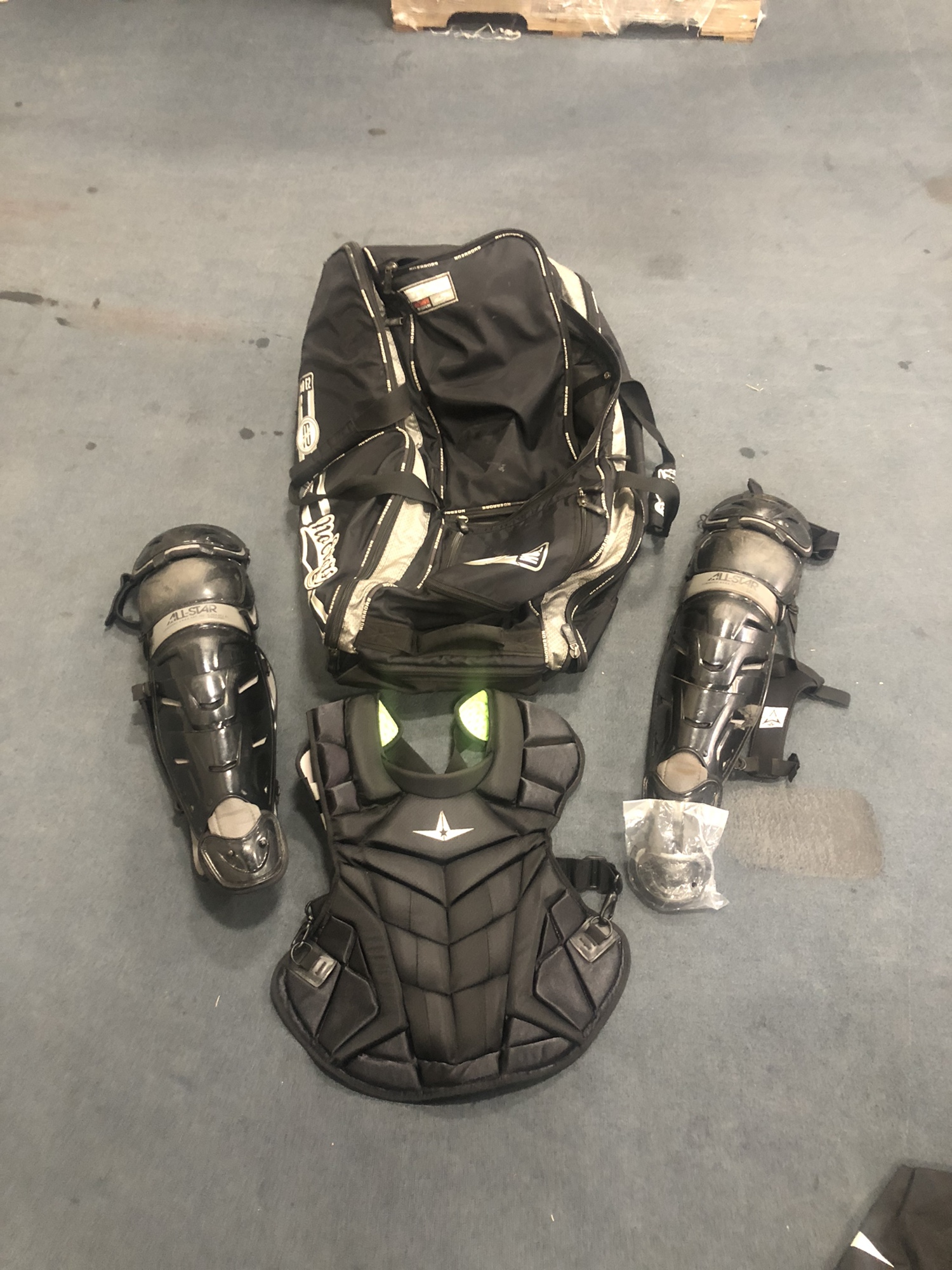 All star chest protector and leg guards and no errors catchers bag all