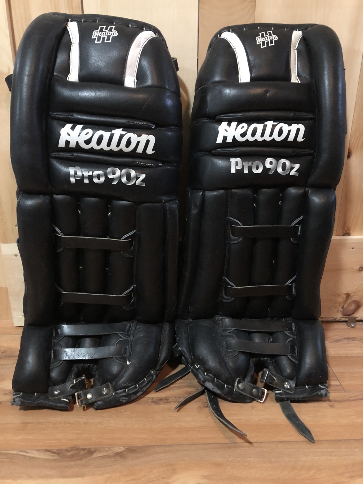 32” Heaton Pro 90z Vintage Goalie Pads SidelineSwap
