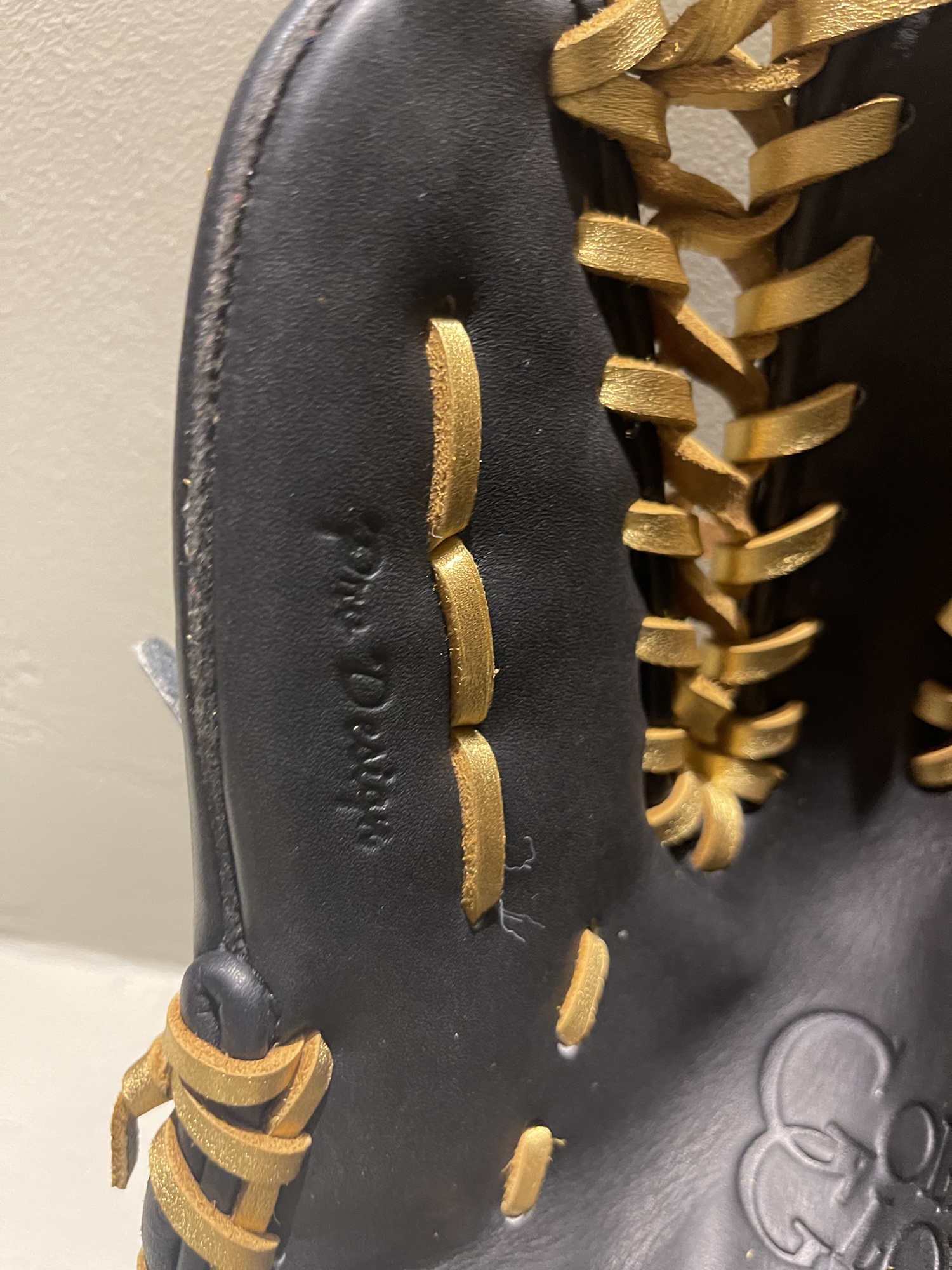 Rawlings GG12XTC Gold Labels Baseball Mitt RHT 50th 12” Goldies Glove