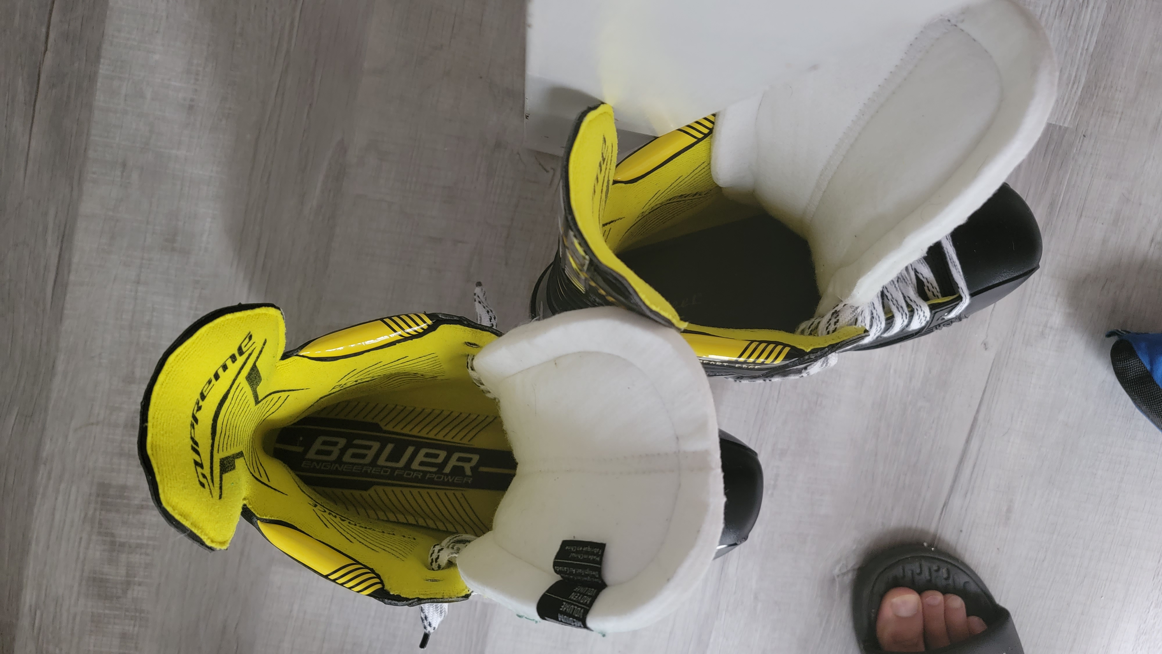 Senior New Bauer Supreme M4 Hockey Skates Size 13 SidelineSwap