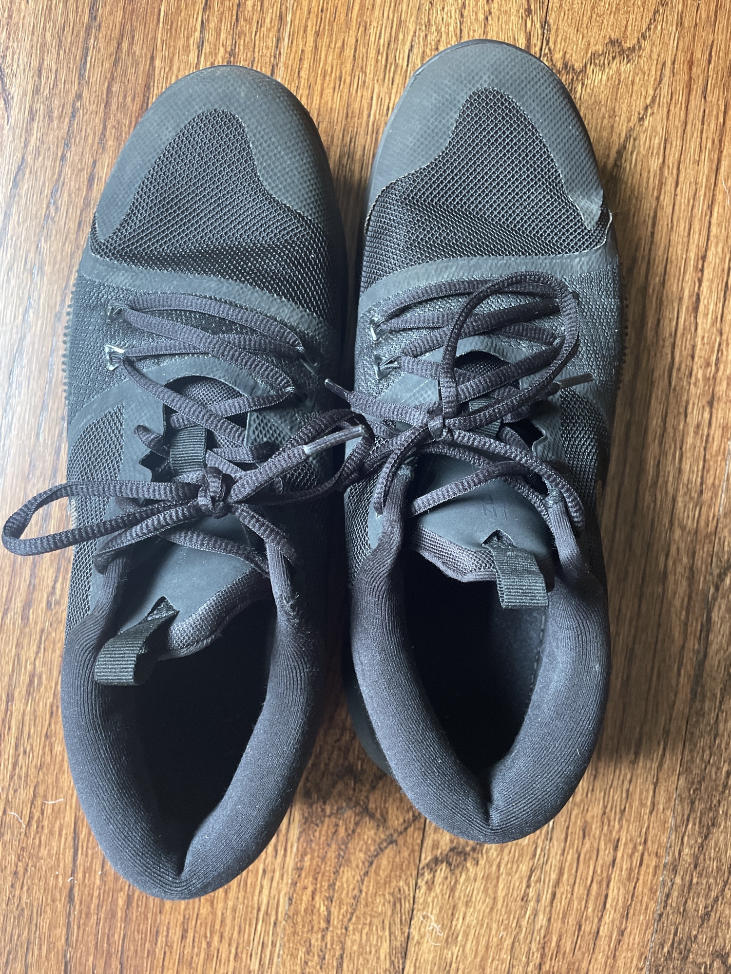 mens nike basketball shoes size 10.5