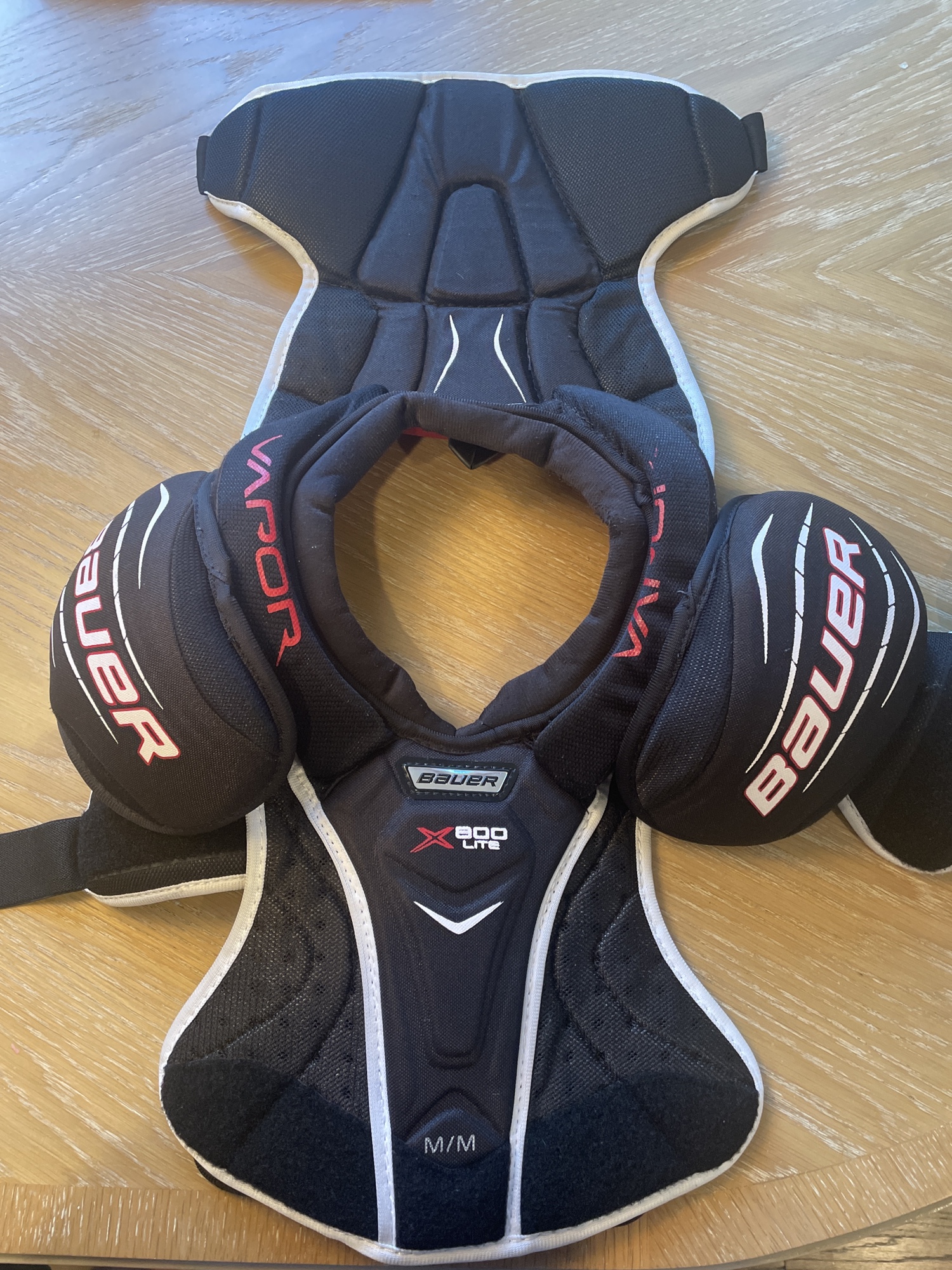 Junior Medium Bauer Vapor X800 Lite Shoulder Pads SidelineSwap