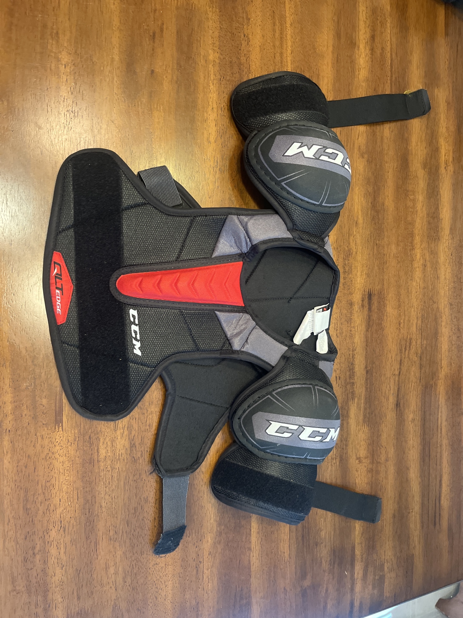 Junior Medium CCM QLT Edge Shoulder Pads SidelineSwap