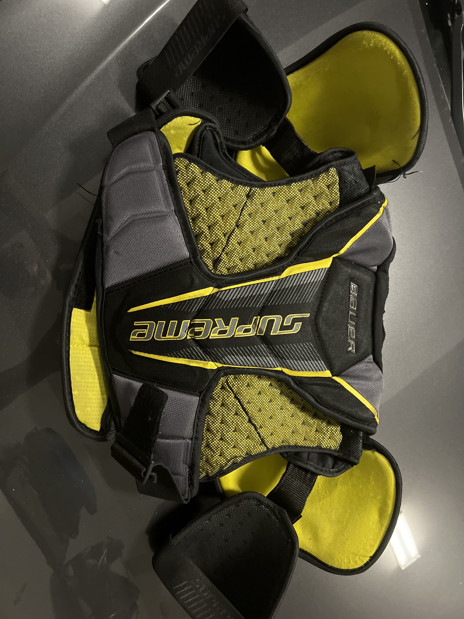 Senior Small Bauer Supreme 1S Shoulder Pads SidelineSwap