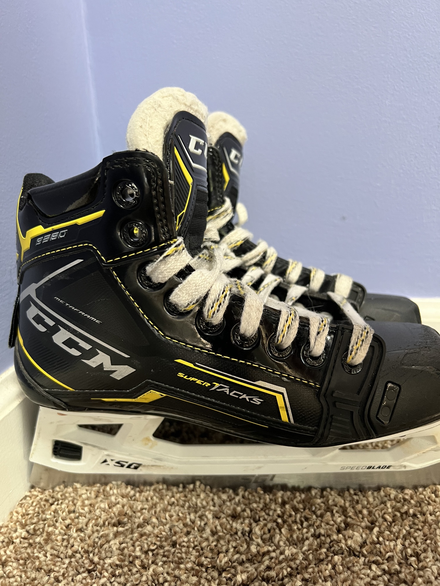 Used CCM Extra Wide Width Size 5 Super Tacks 9380 Hockey Goalie Skates