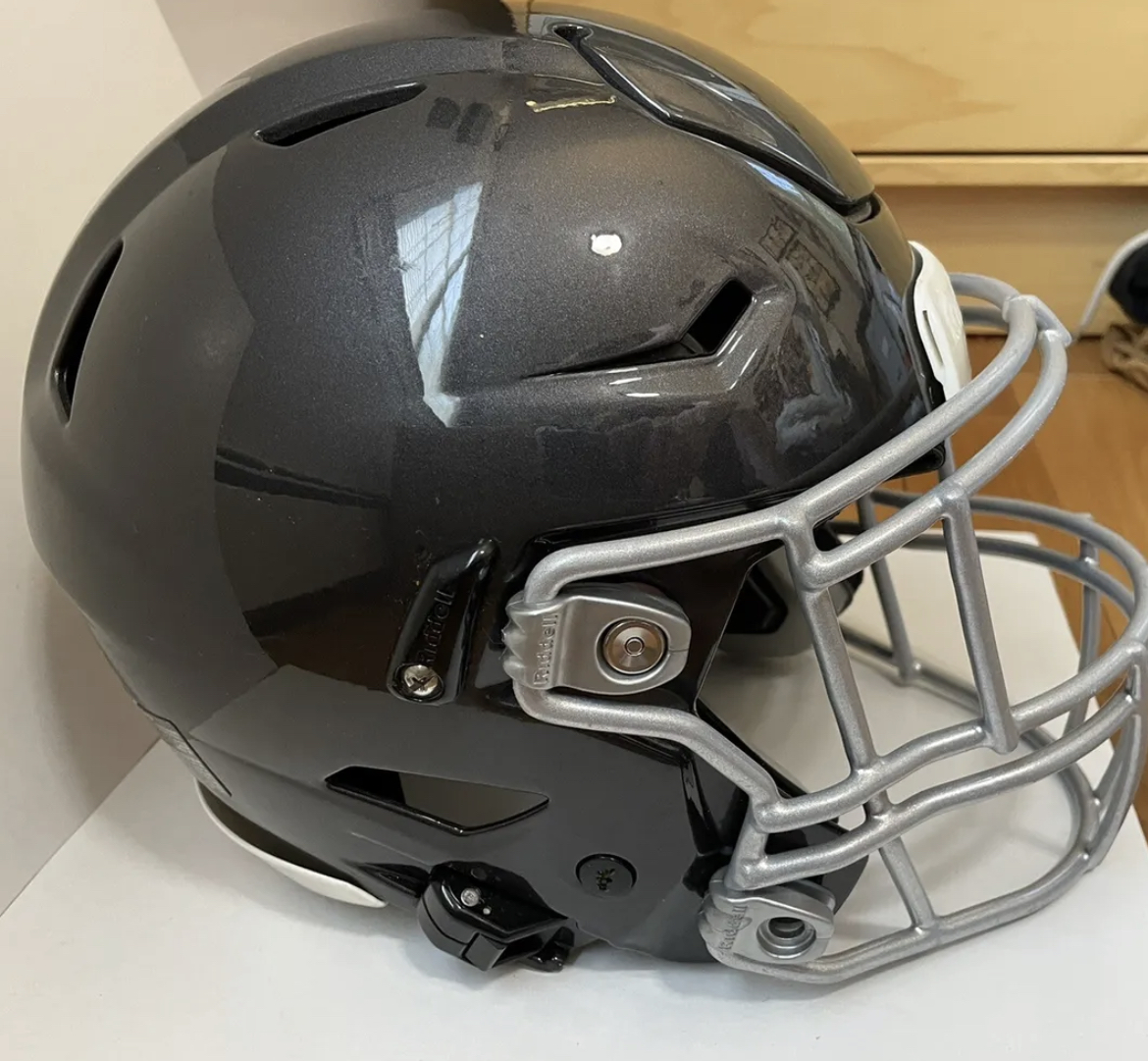 Youth Used Small Riddell SpeedFlex Helmet SidelineSwap