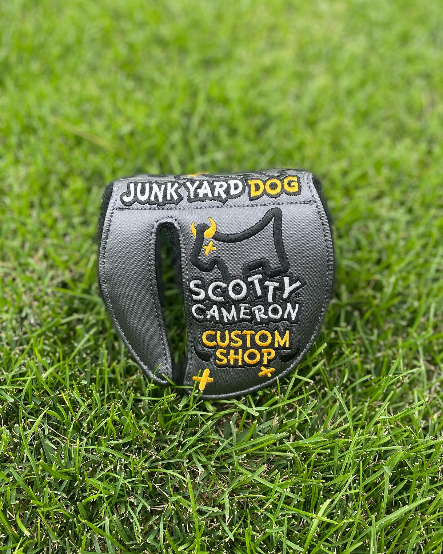 NEW Scotty Cameron Custom Shop JUNK YARD DOG rh mallet putter headcover