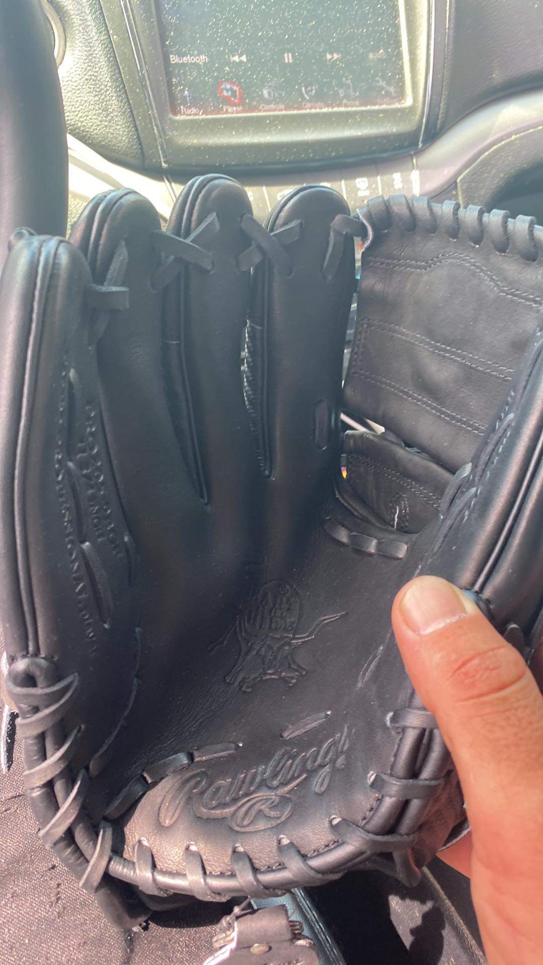 New Left Hand Throw 11.75" Baseball Glove SidelineSwap