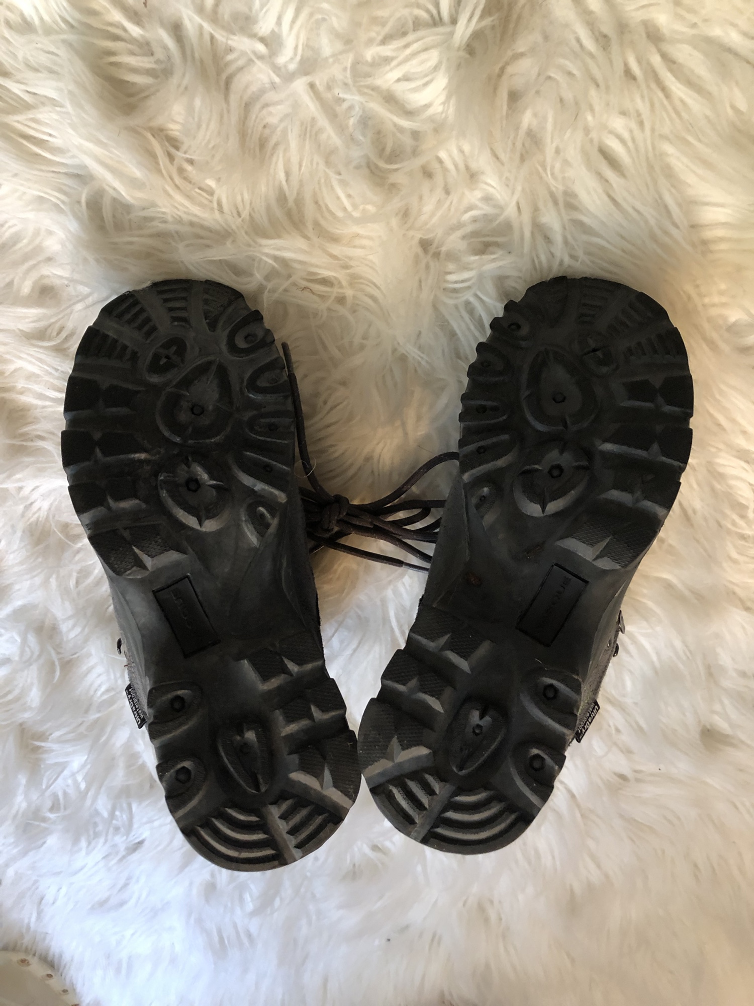 Vasque Breeze youth hiking boots. Size 5. SidelineSwap