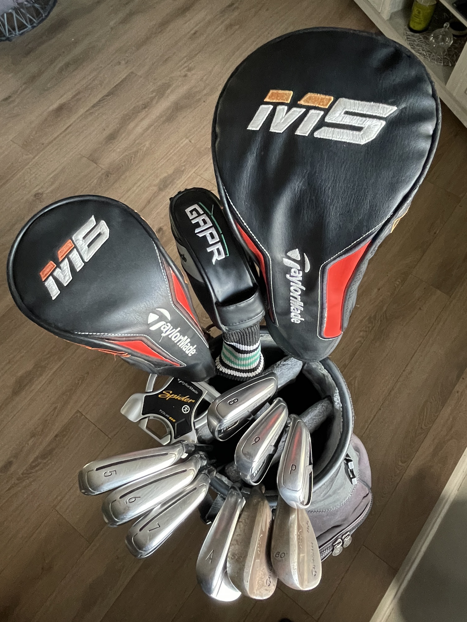 Full set Taylormade clubs SidelineSwap