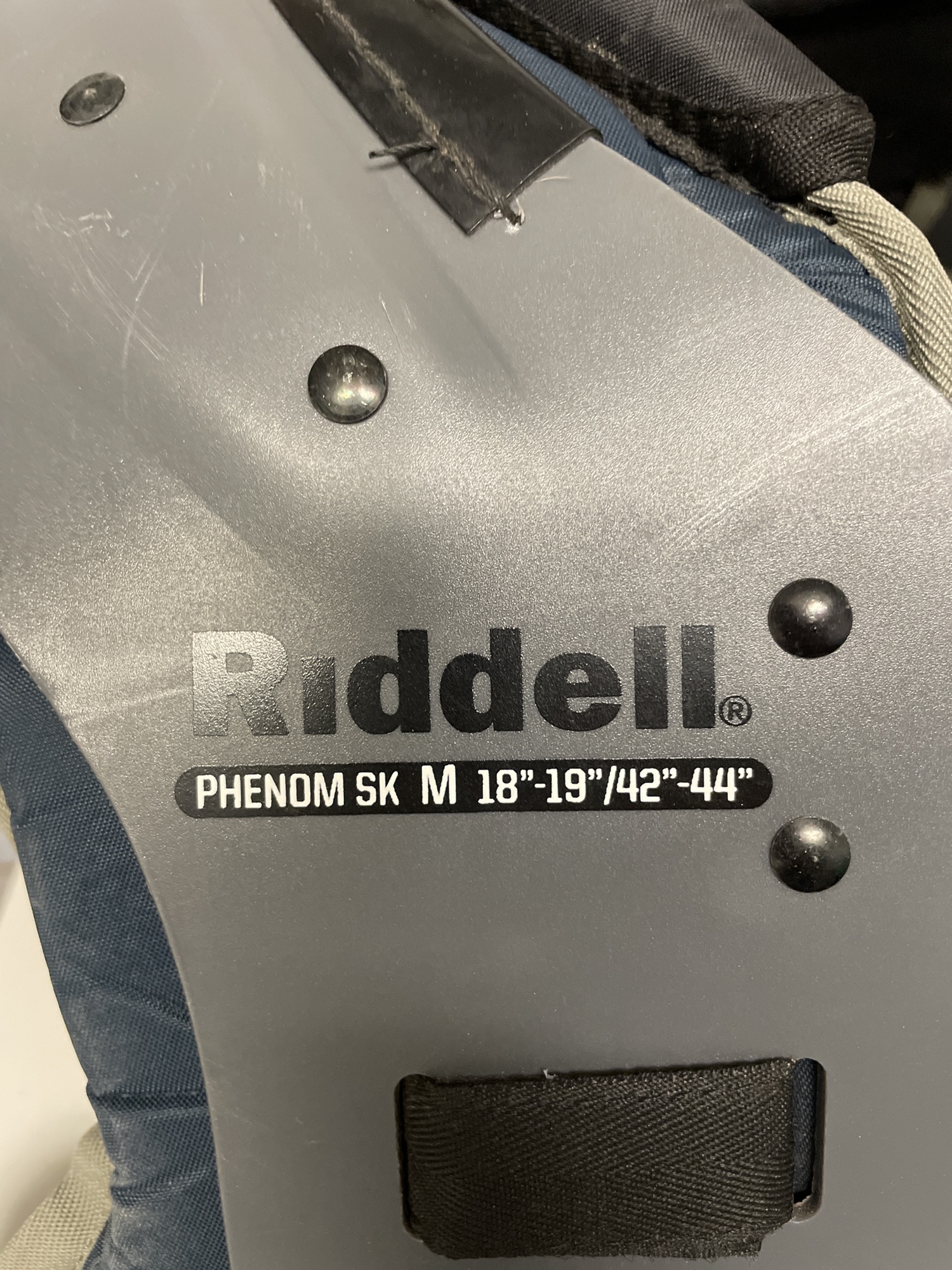 Adult Medium Riddell PHENOM SK Shoulder Pads SidelineSwap