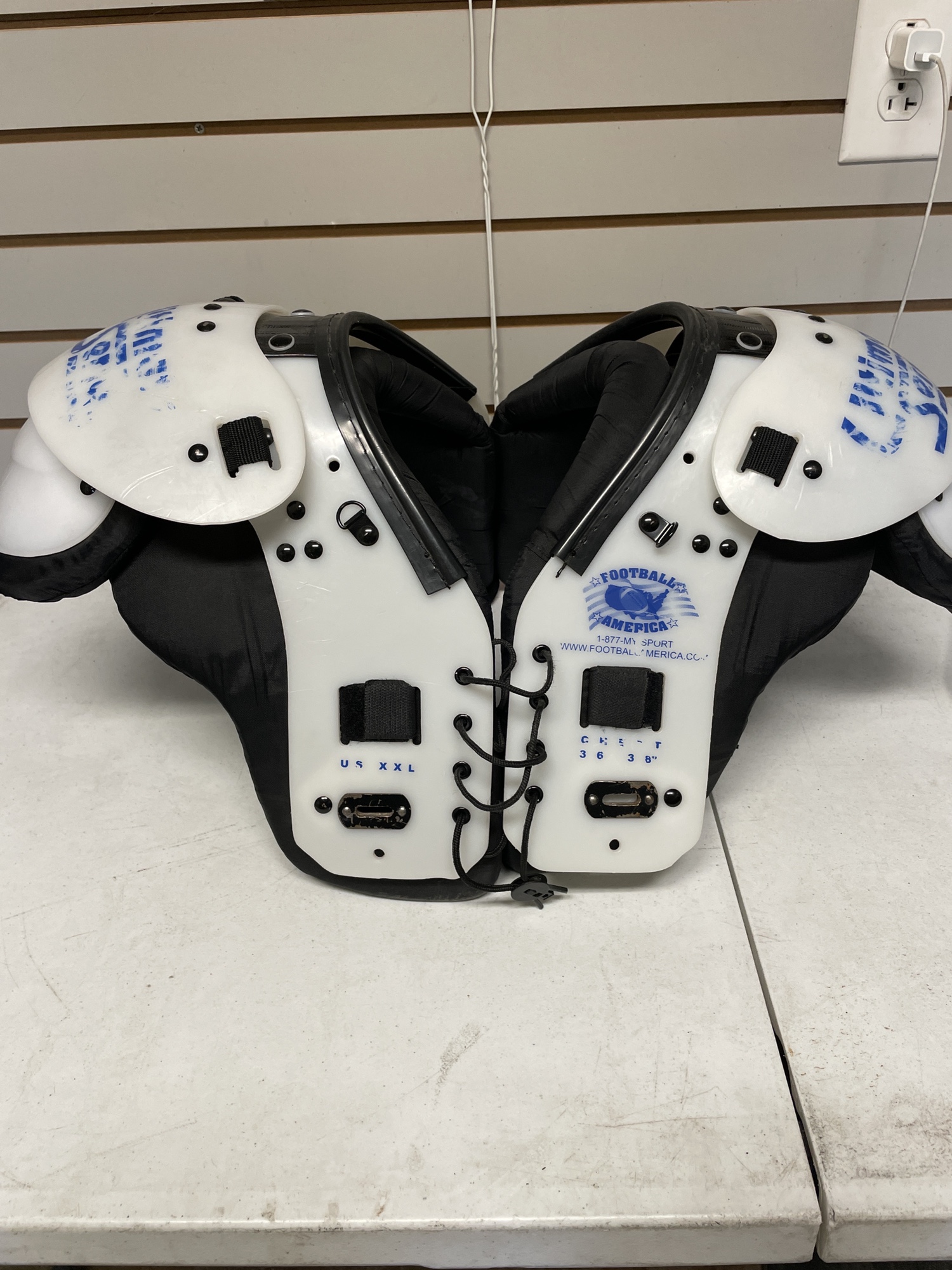 Youth Shoulder Pads SidelineSwap