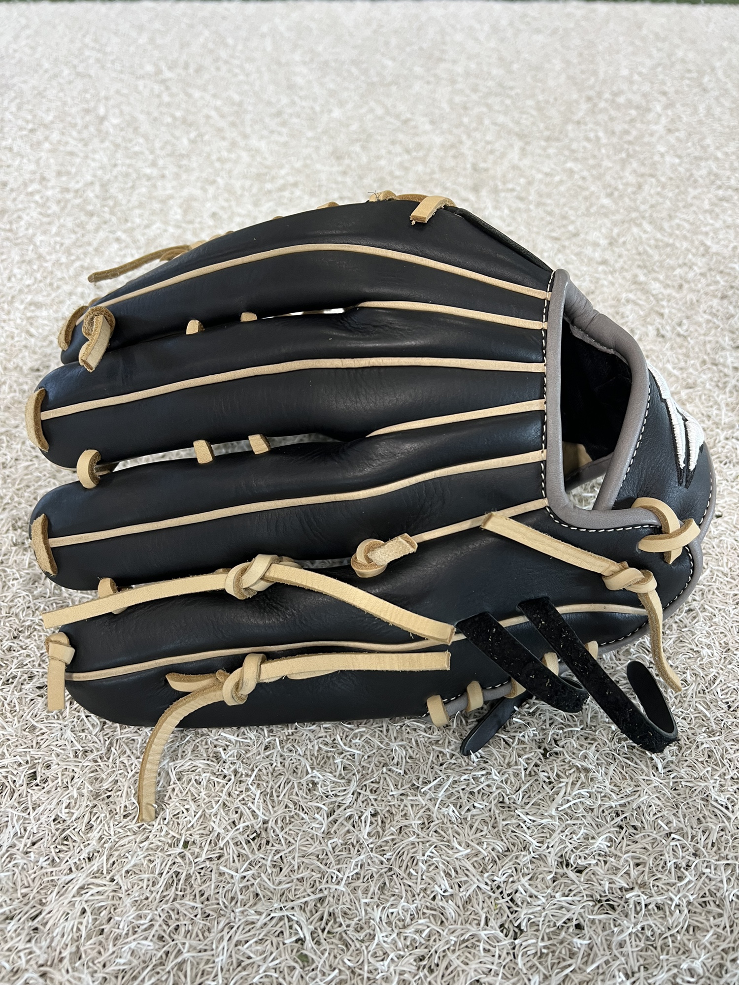 Goin Yard 2023 Outfield 12.75" Baseball Glove SidelineSwap